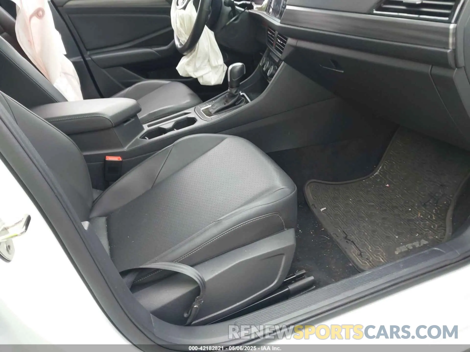5 Photograph of a damaged car 3VWEB7BU4LM008013 VOLKSWAGEN JETTA 2020