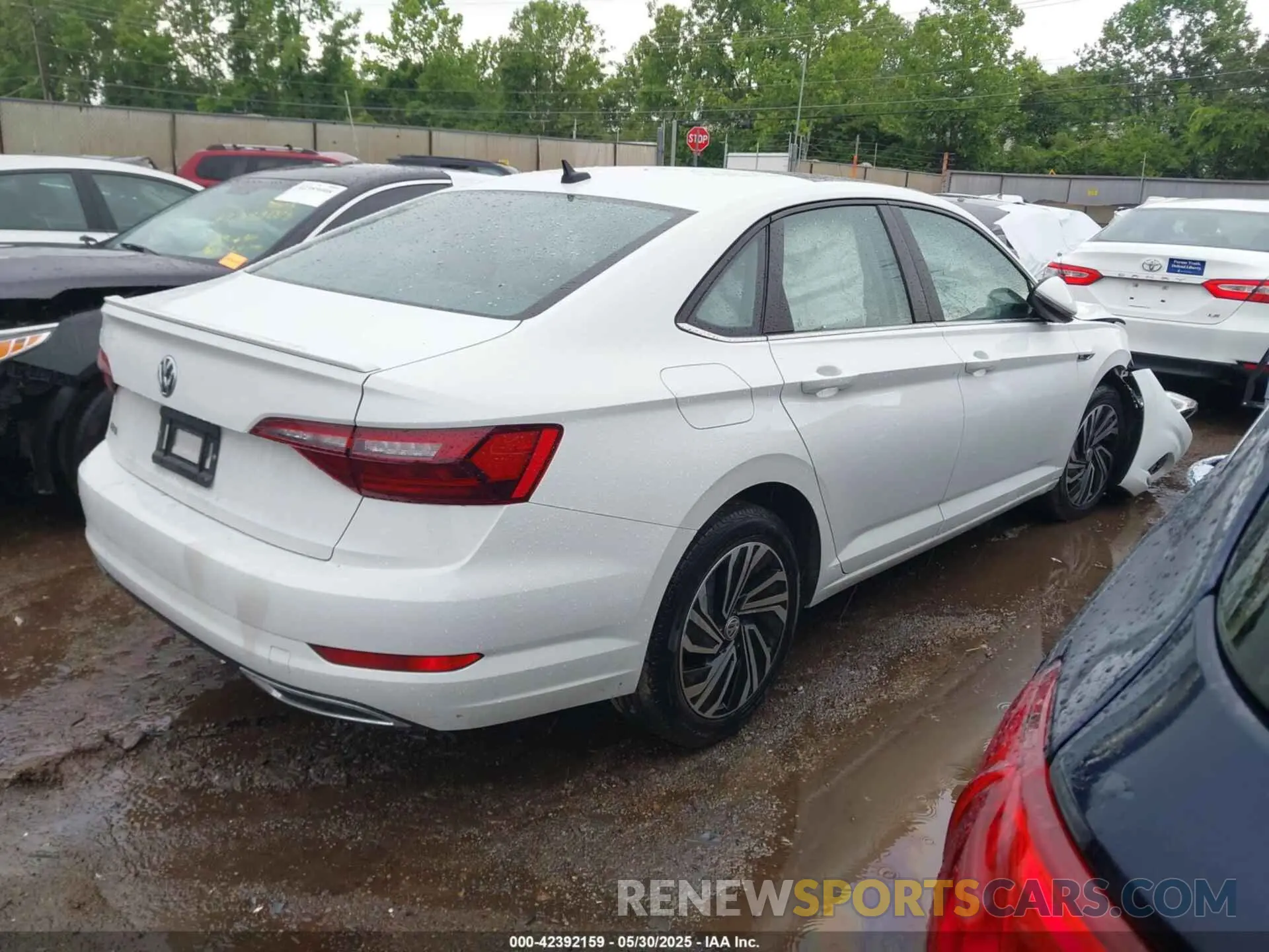 4 Photograph of a damaged car 3VWGB7BU7LM027356 VOLKSWAGEN JETTA 2020