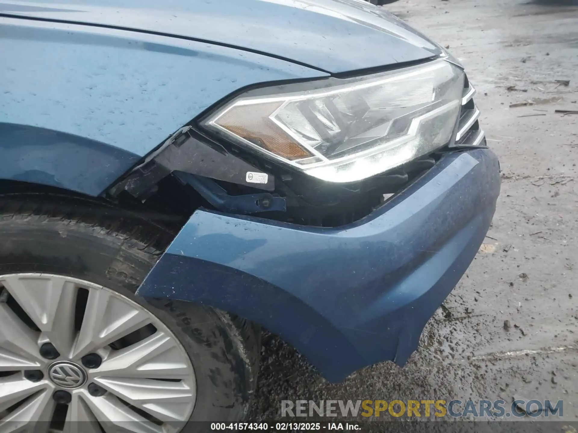 18 Photograph of a damaged car 3VWN57BU8LM064883 VOLKSWAGEN JETTA 2020