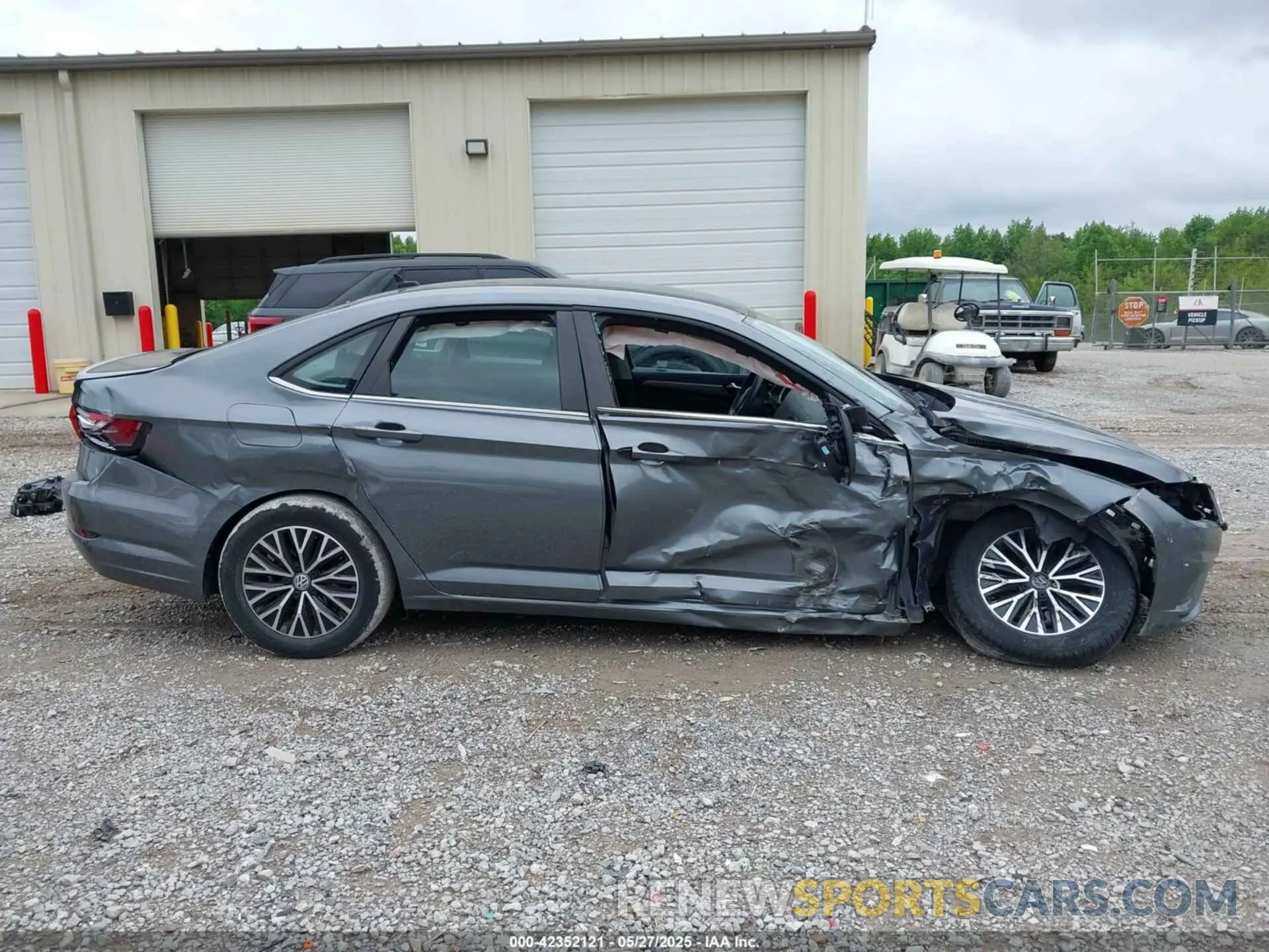 14 Photograph of a damaged car 3VWC57BU0MM039209 VOLKSWAGEN JETTA 2021