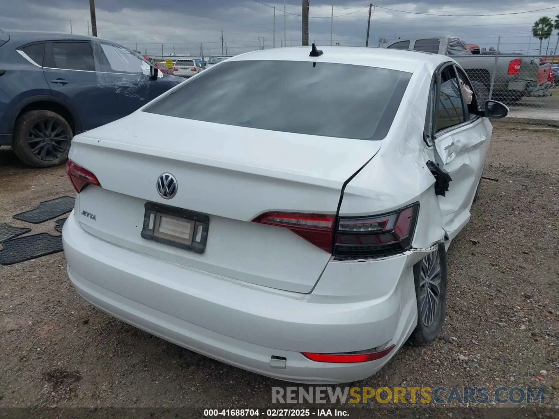 4 Photograph of a damaged car 3VWC57BU0MM085171 VOLKSWAGEN JETTA 2021