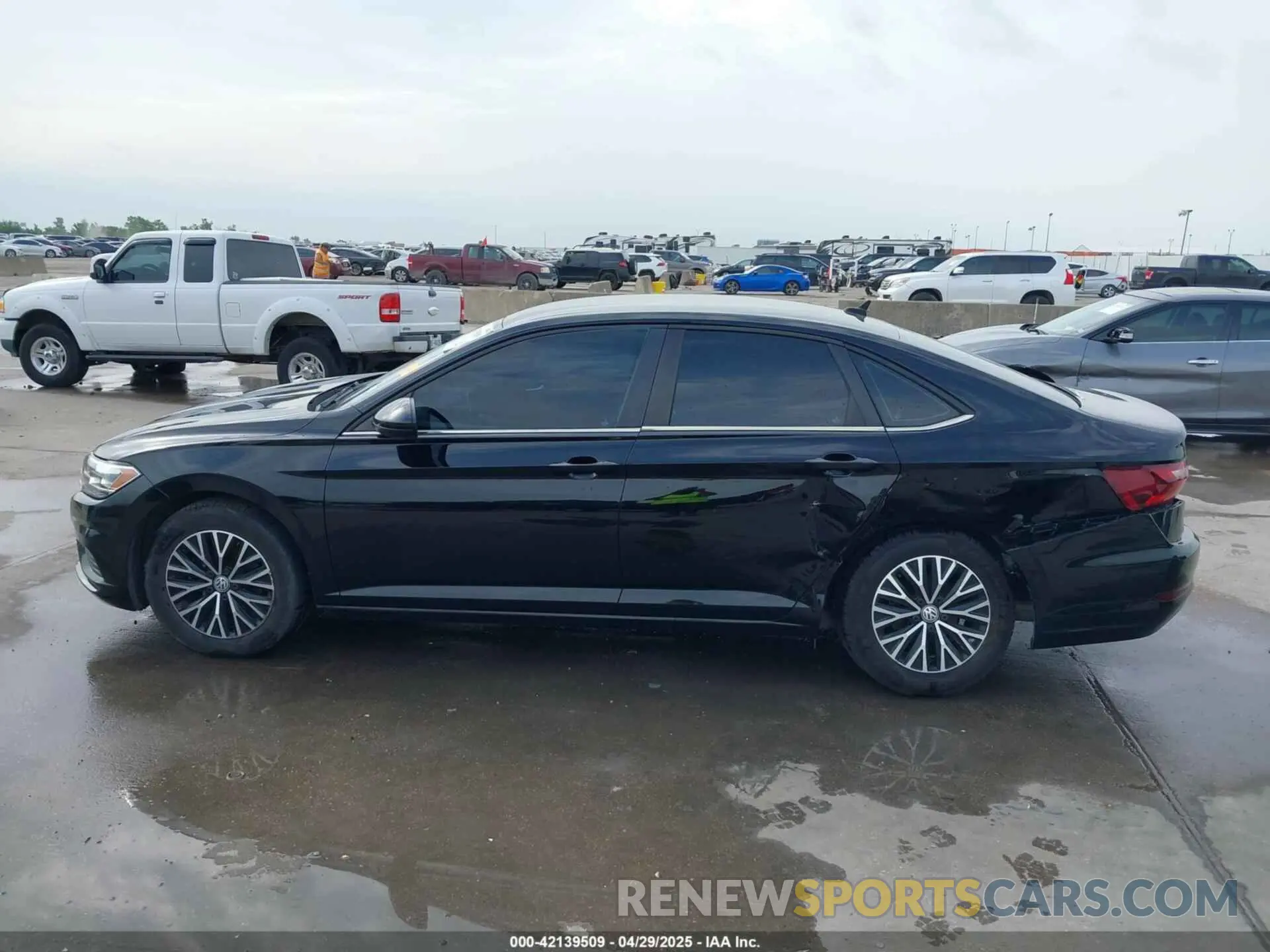 14 Photograph of a damaged car 3VWC57BU1MM006316 VOLKSWAGEN JETTA 2021