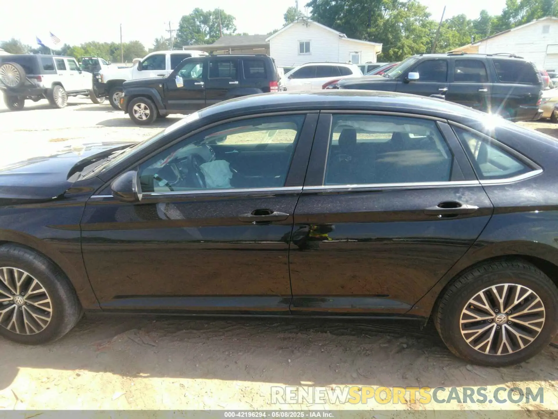 14 Photograph of a damaged car 3VWC57BU1MM038232 VOLKSWAGEN JETTA 2021