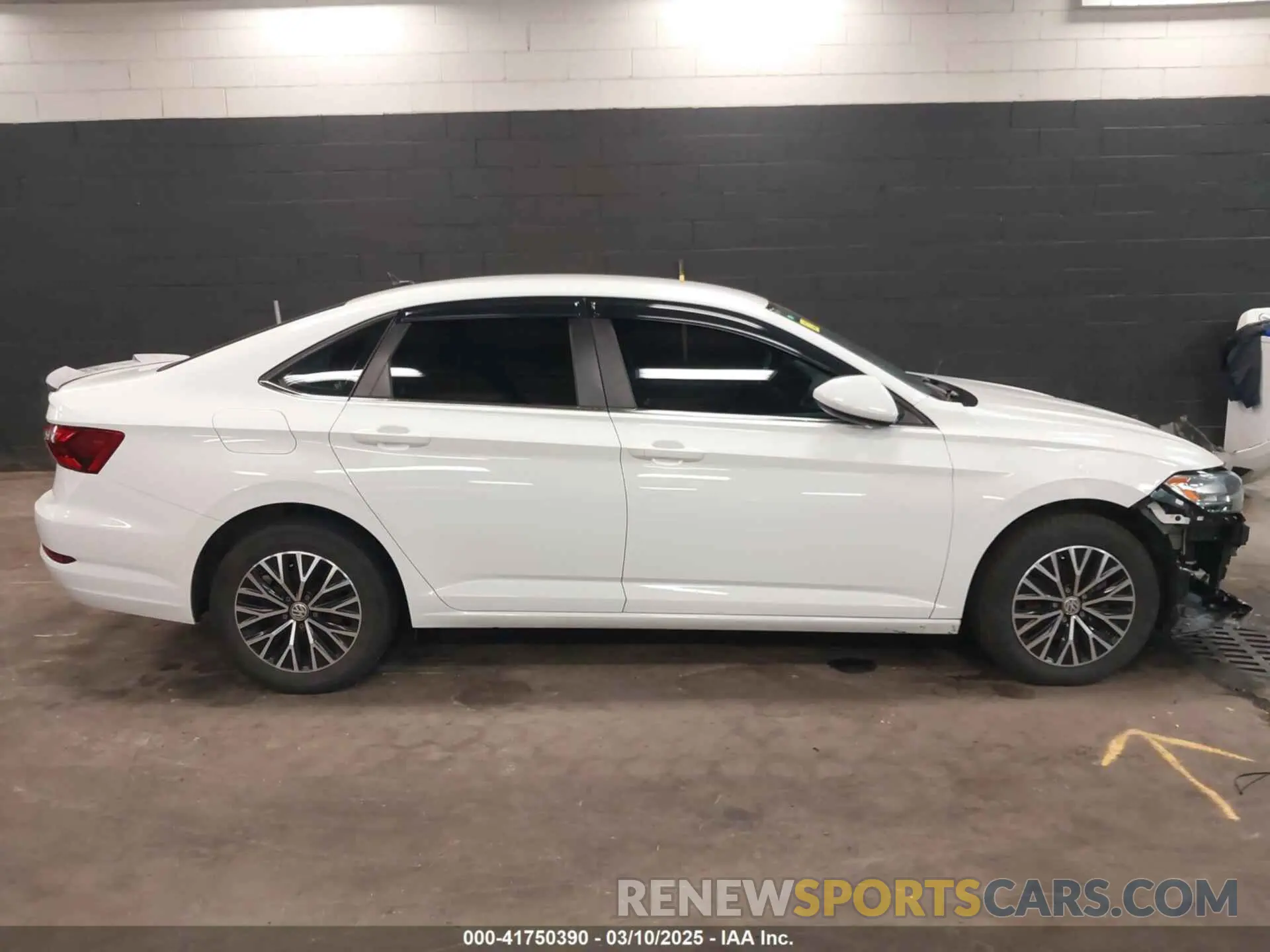 14 Photograph of a damaged car 3VWC57BU2MM012285 VOLKSWAGEN JETTA 2021