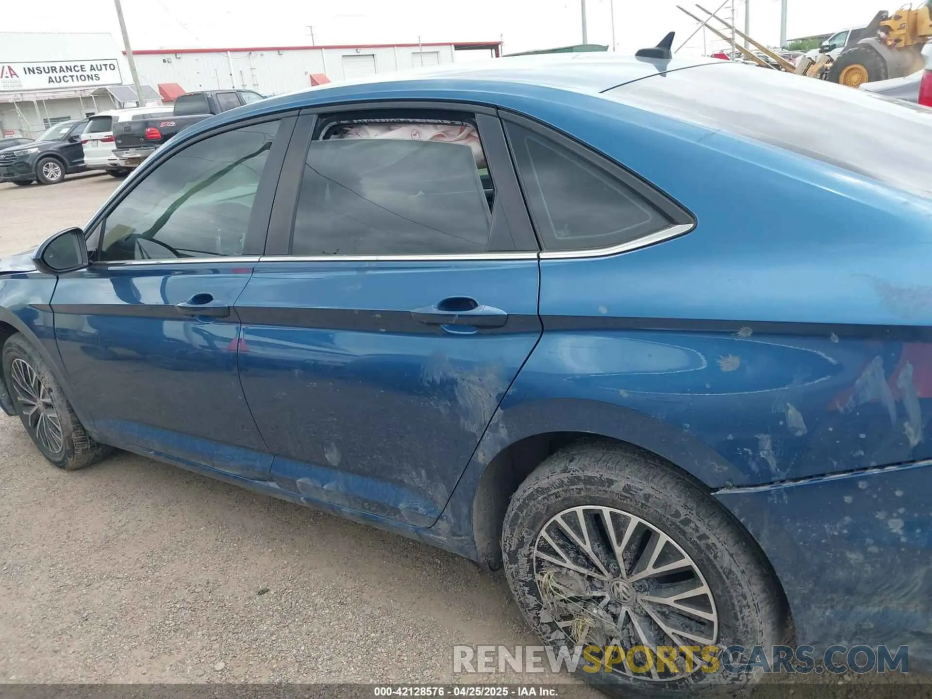 13 Photograph of a damaged car 3VWC57BU2MM025974 VOLKSWAGEN JETTA 2021