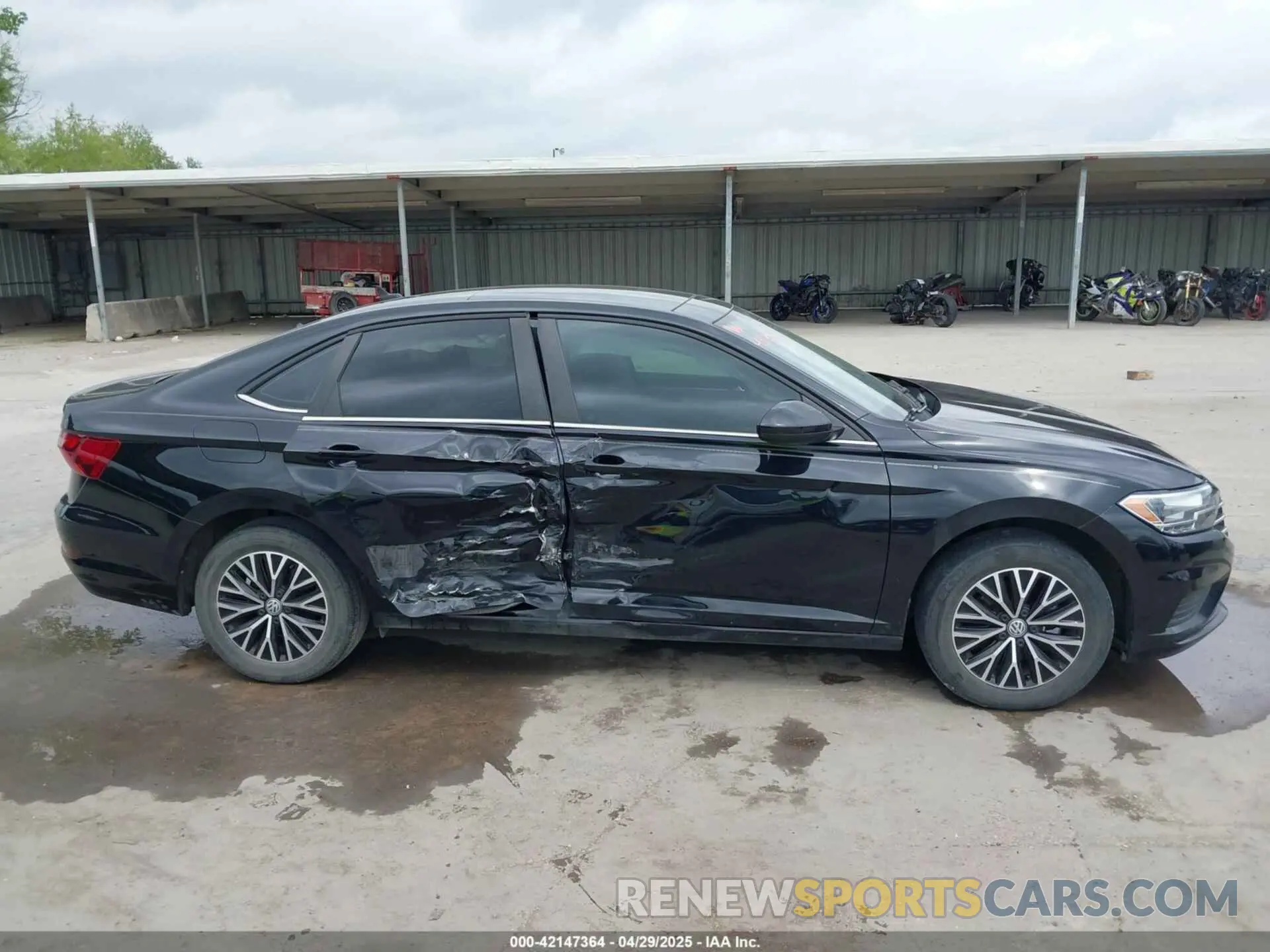 14 Photograph of a damaged car 3VWC57BU2MM094955 VOLKSWAGEN JETTA 2021