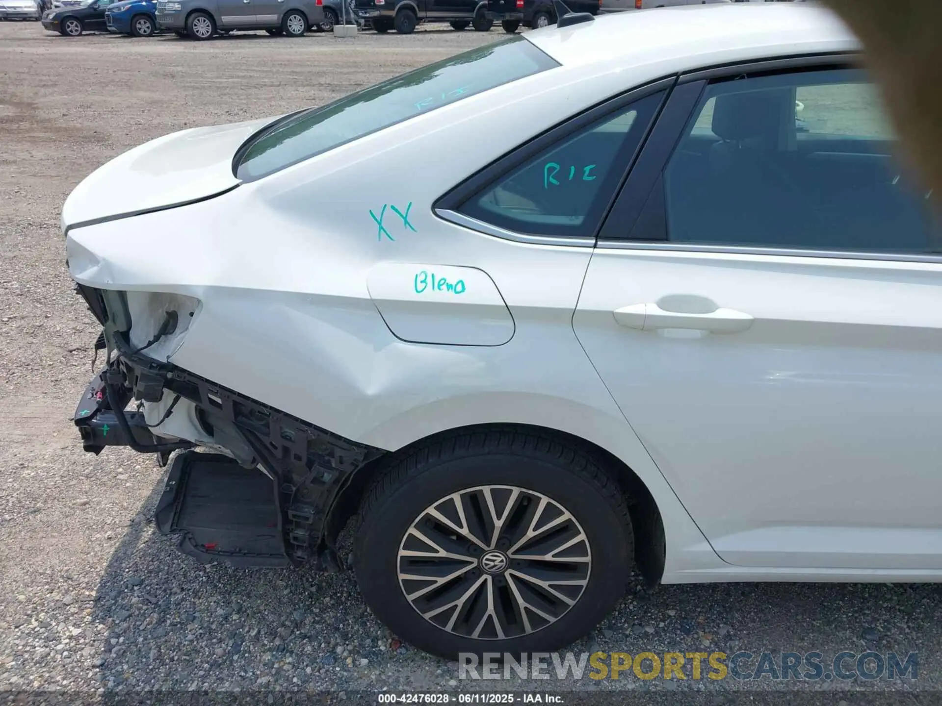 18 Photograph of a damaged car 3VWC57BU3MM027507 VOLKSWAGEN JETTA 2021