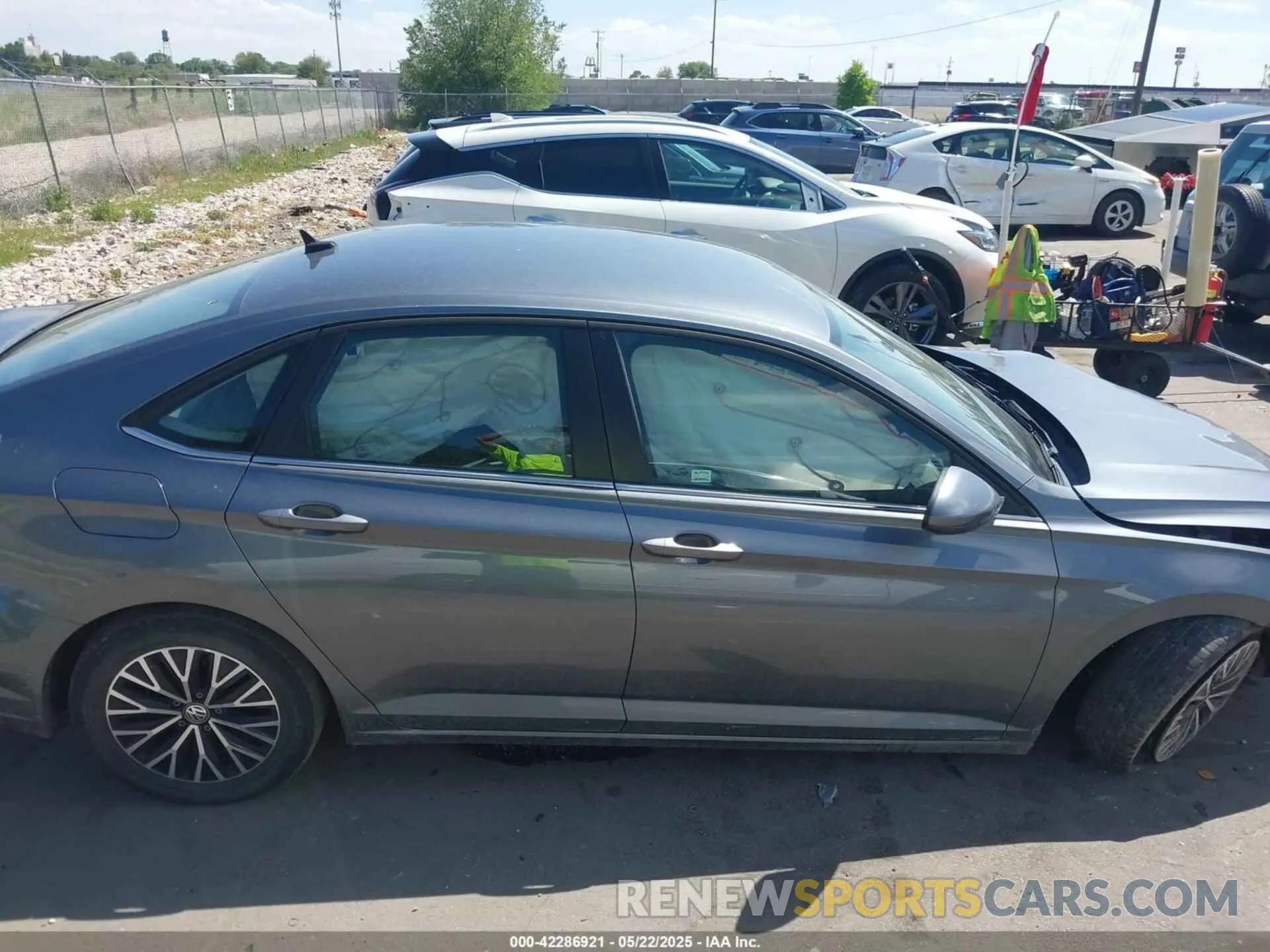 14 Photograph of a damaged car 3VWC57BU3MM065769 VOLKSWAGEN JETTA 2021