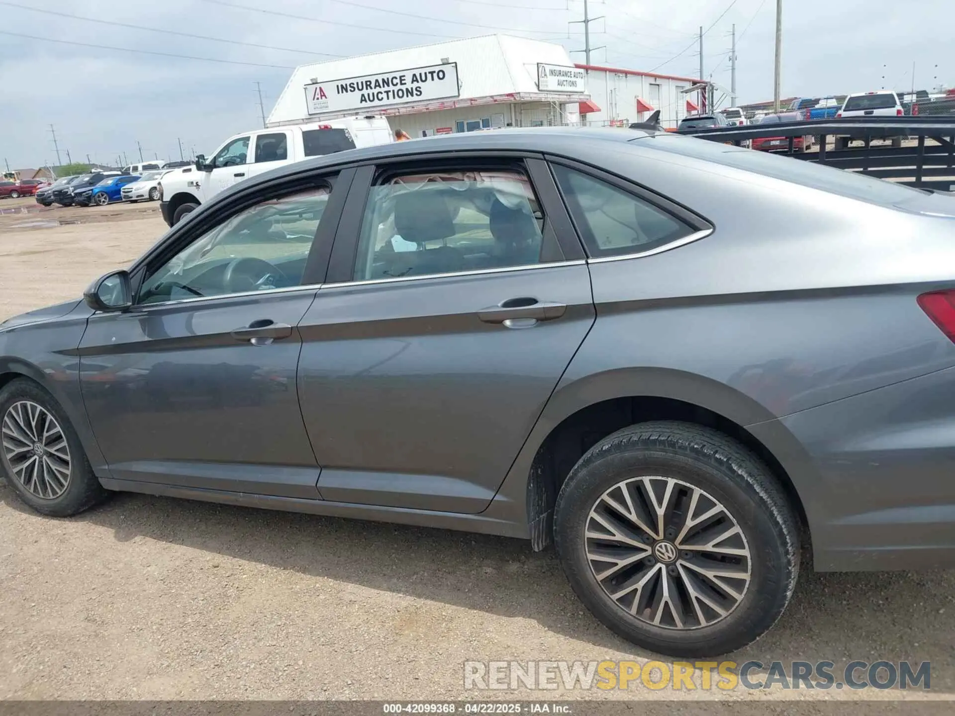 14 Photograph of a damaged car 3VWC57BU3MM067408 VOLKSWAGEN JETTA 2021