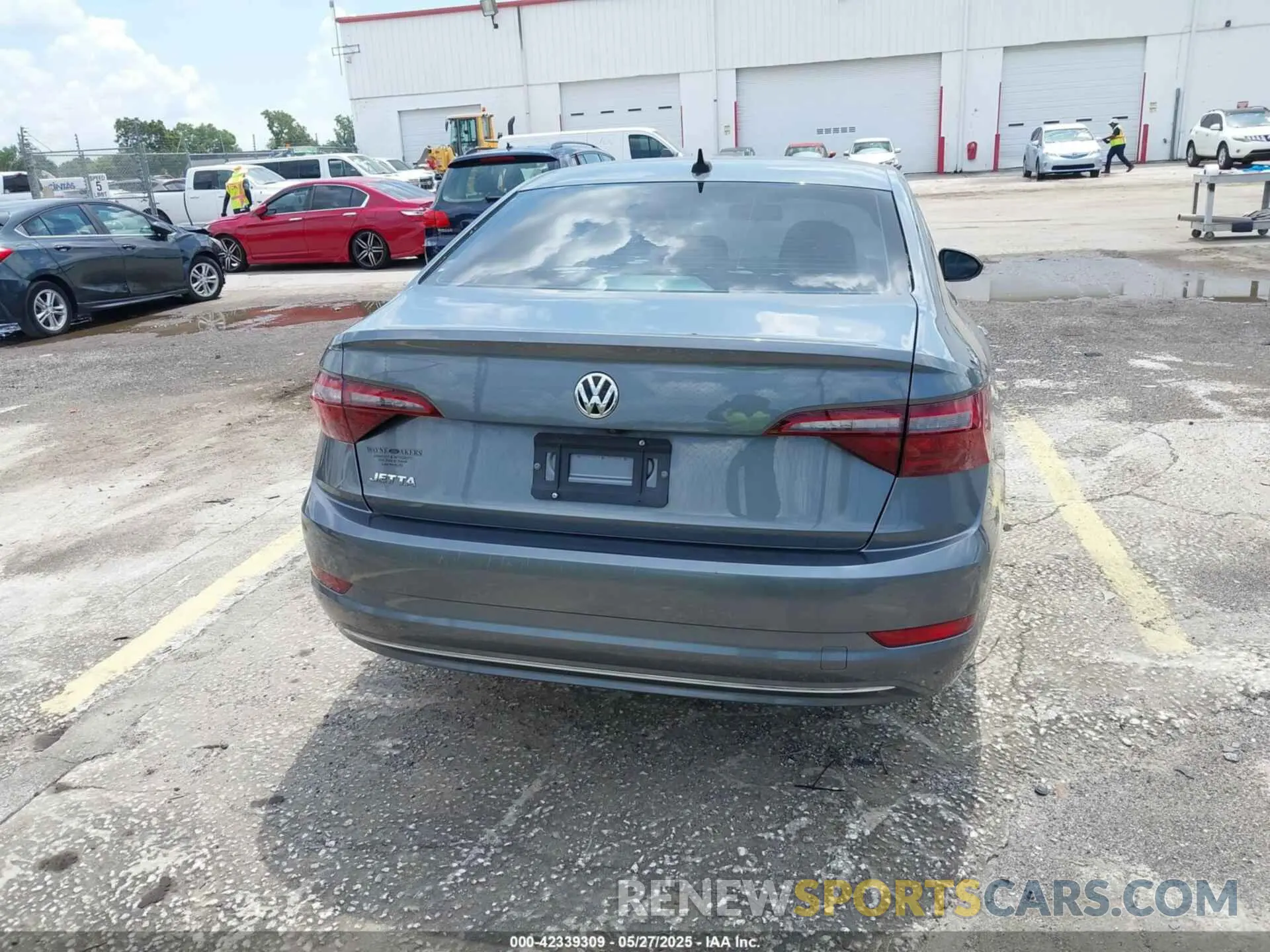 17 Photograph of a damaged car 3VWC57BU4MM009727 VOLKSWAGEN JETTA 2021