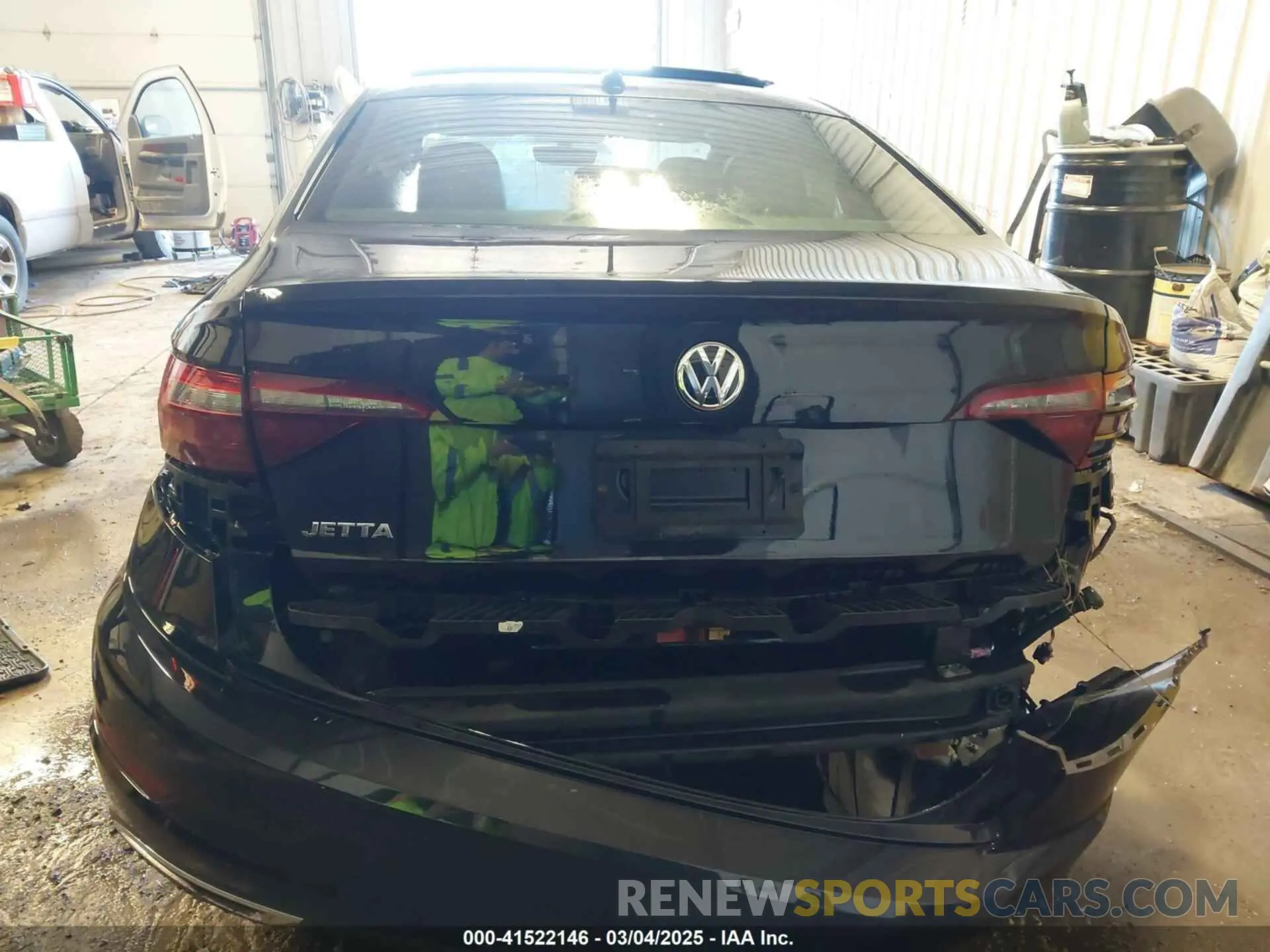 17 Photograph of a damaged car 3VWC57BU4MM087246 VOLKSWAGEN JETTA 2021
