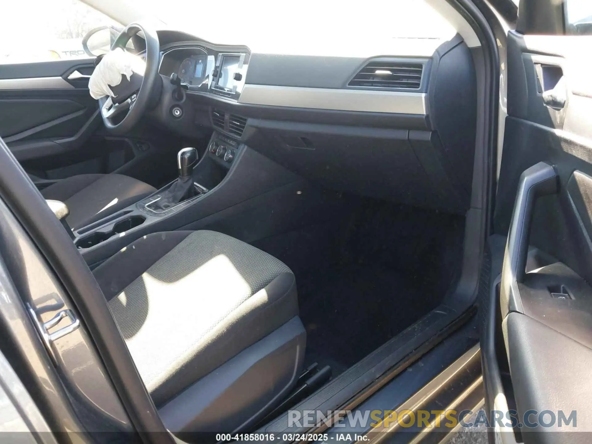 5 Photograph of a damaged car 3VWC57BU4MM104501 VOLKSWAGEN JETTA 2021
