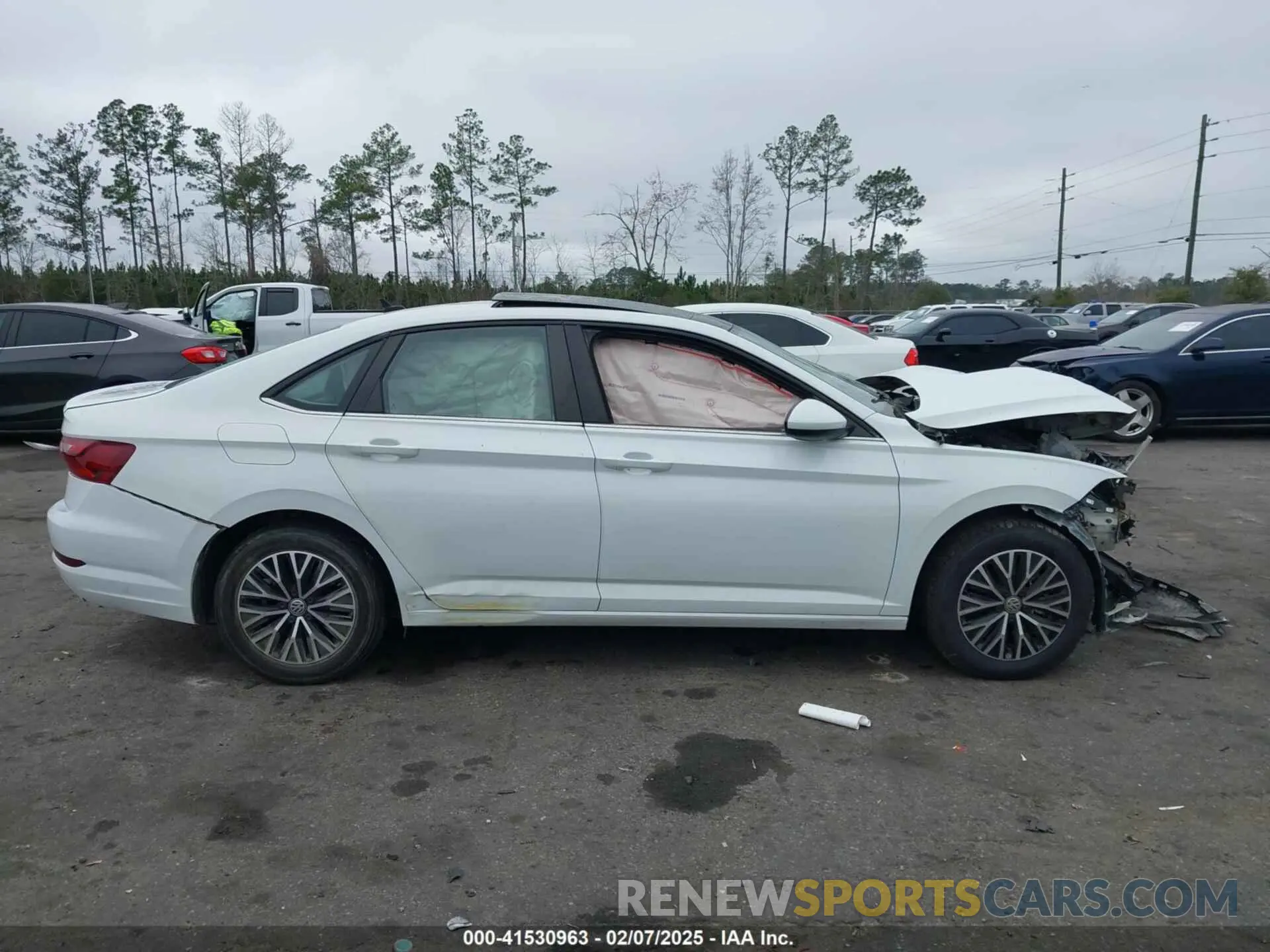 13 Photograph of a damaged car 3VWC57BU5MM031347 VOLKSWAGEN JETTA 2021