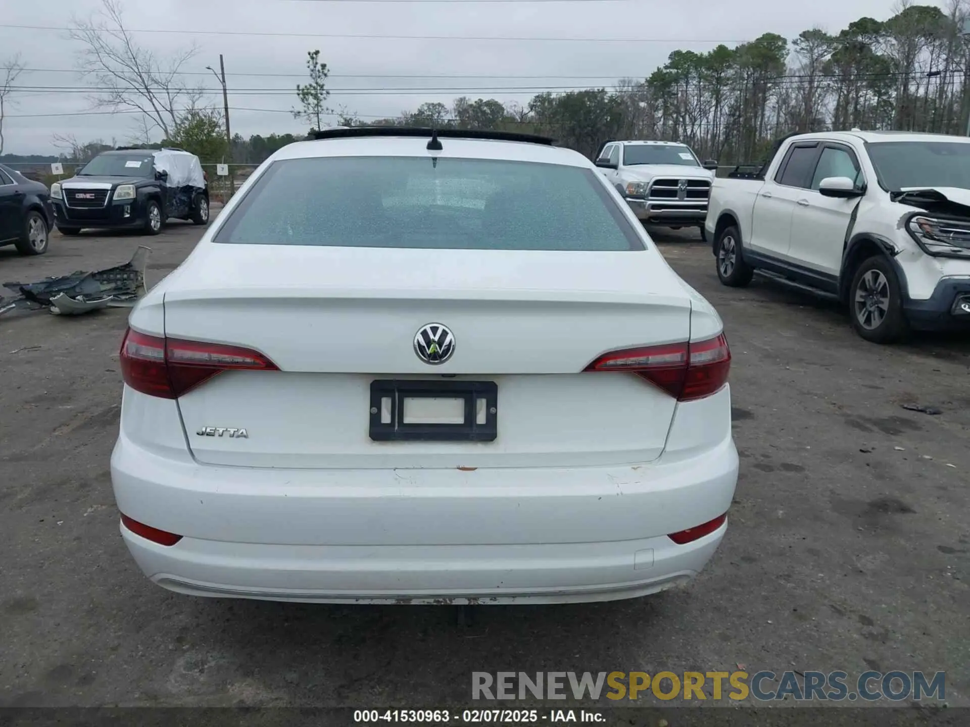 16 Photograph of a damaged car 3VWC57BU5MM031347 VOLKSWAGEN JETTA 2021