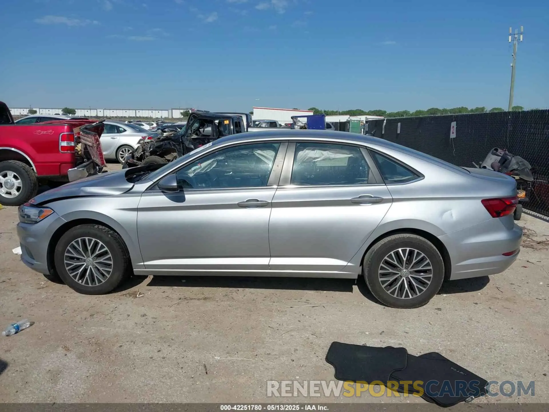 14 Photograph of a damaged car 3VWC57BU5MM055552 VOLKSWAGEN JETTA 2021