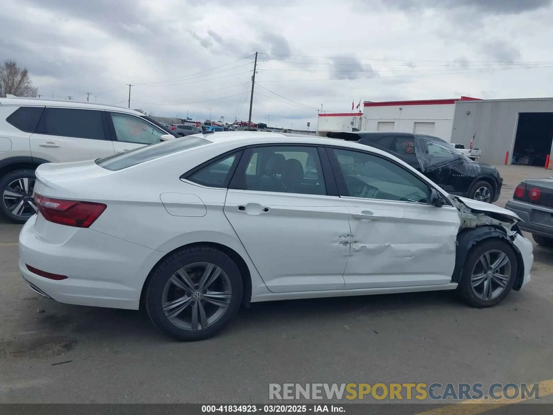 14 Photograph of a damaged car 3VWC57BU5MM065224 VOLKSWAGEN JETTA 2021