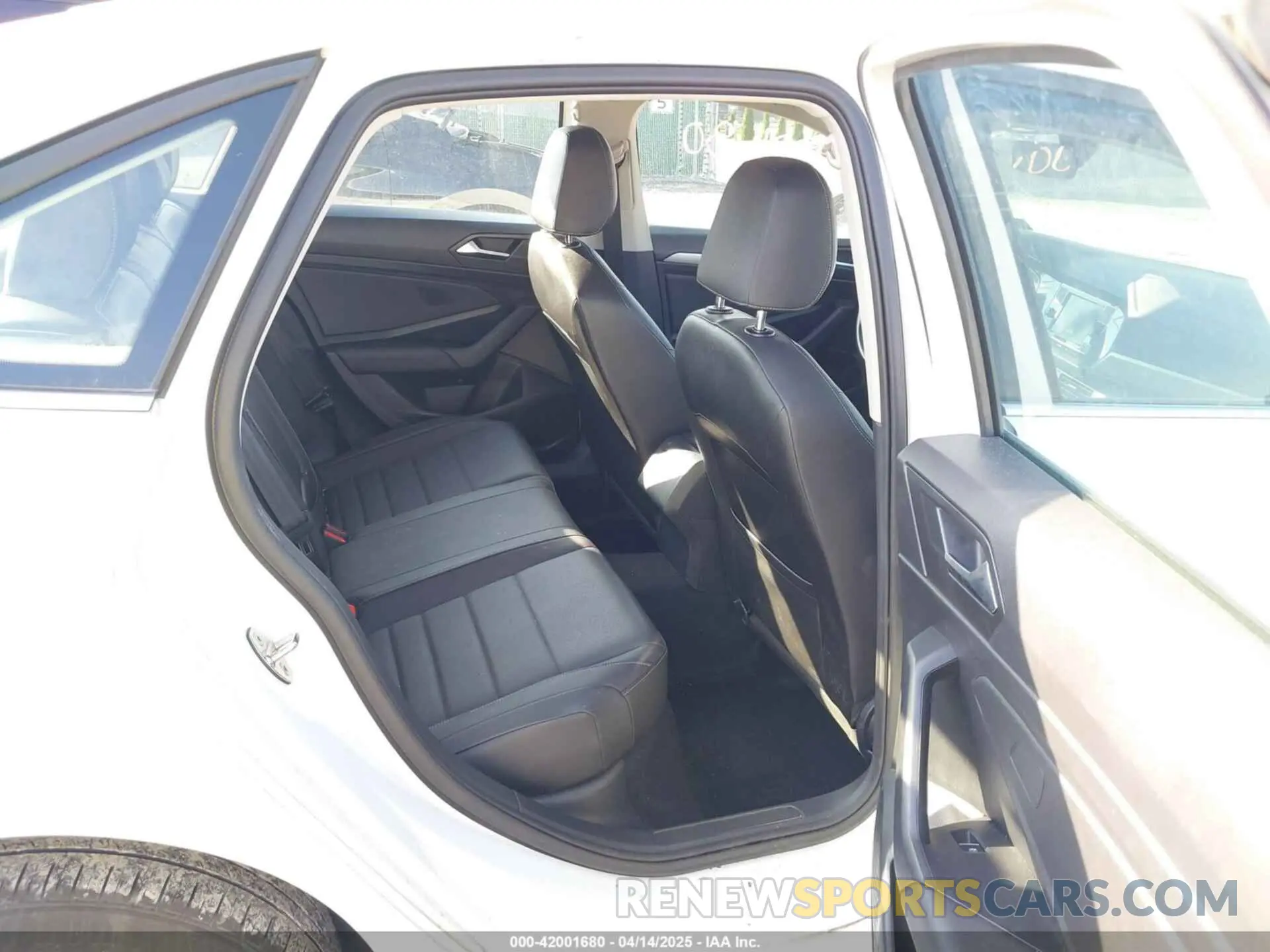 8 Photograph of a damaged car 3VWC57BU5MM093525 VOLKSWAGEN JETTA 2021