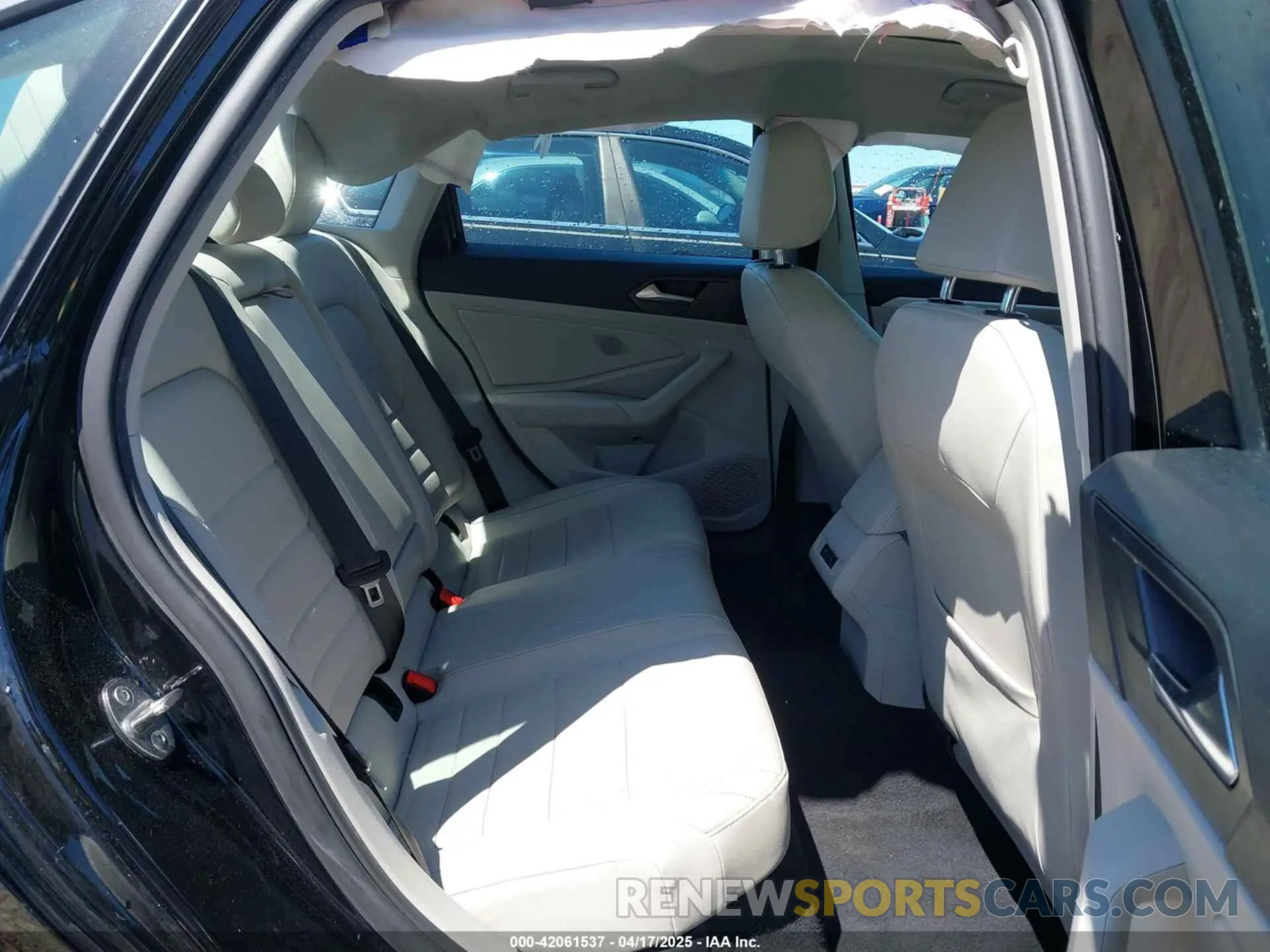 8 Photograph of a damaged car 3VWC57BU6MM000964 VOLKSWAGEN JETTA 2021