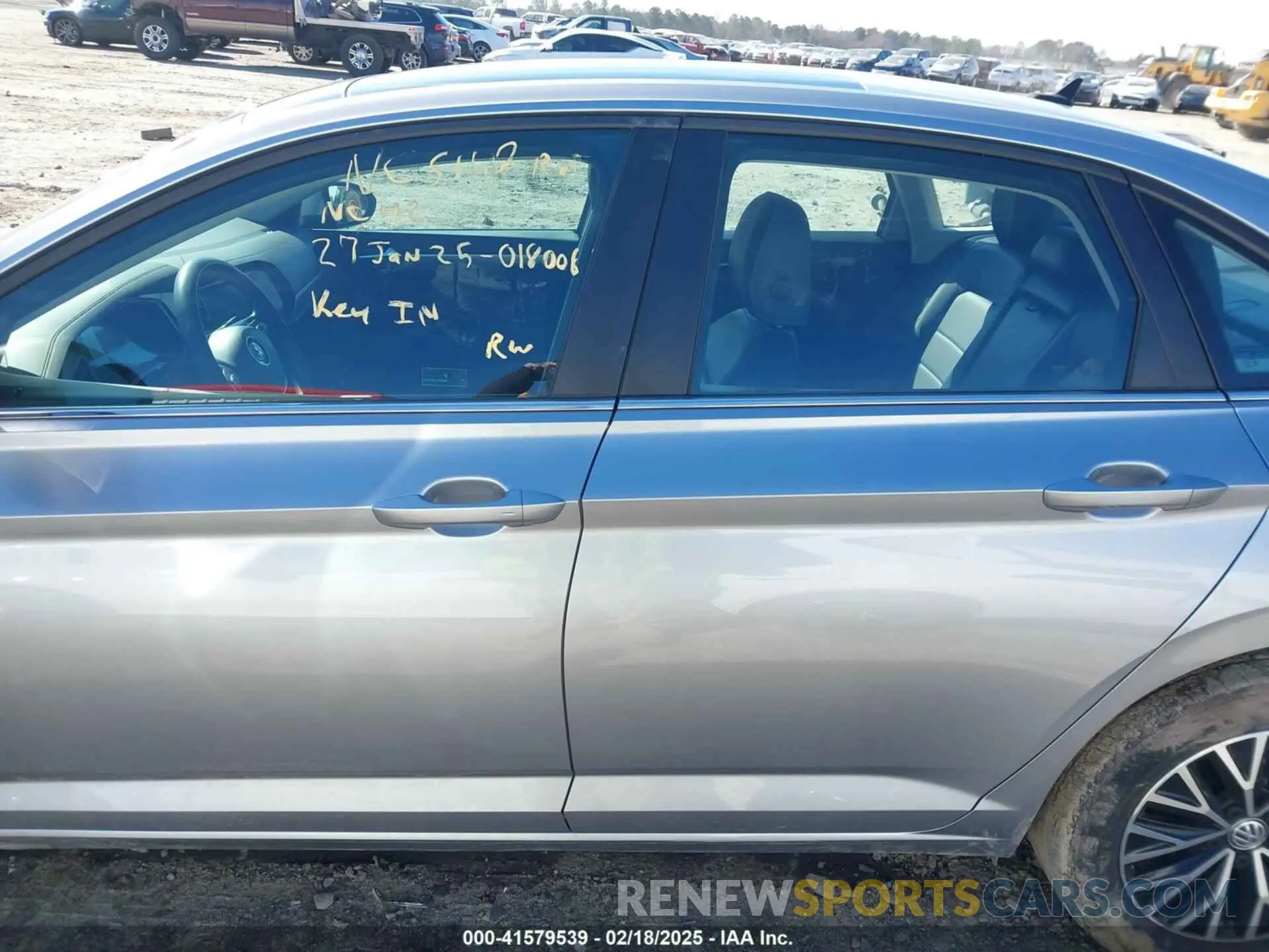 14 Photograph of a damaged car 3VWC57BU6MM018008 VOLKSWAGEN JETTA 2021