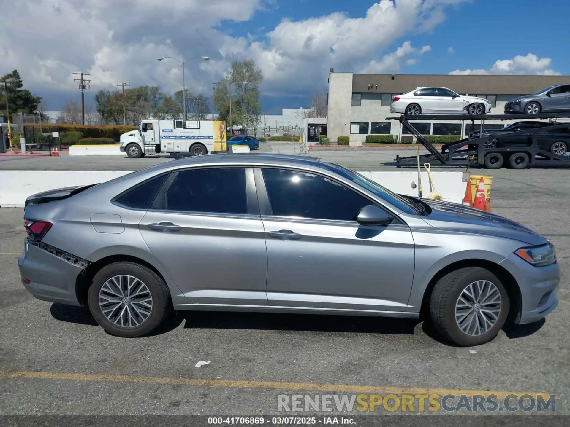13 Photograph of a damaged car 3VWC57BU6MM034709 VOLKSWAGEN JETTA 2021