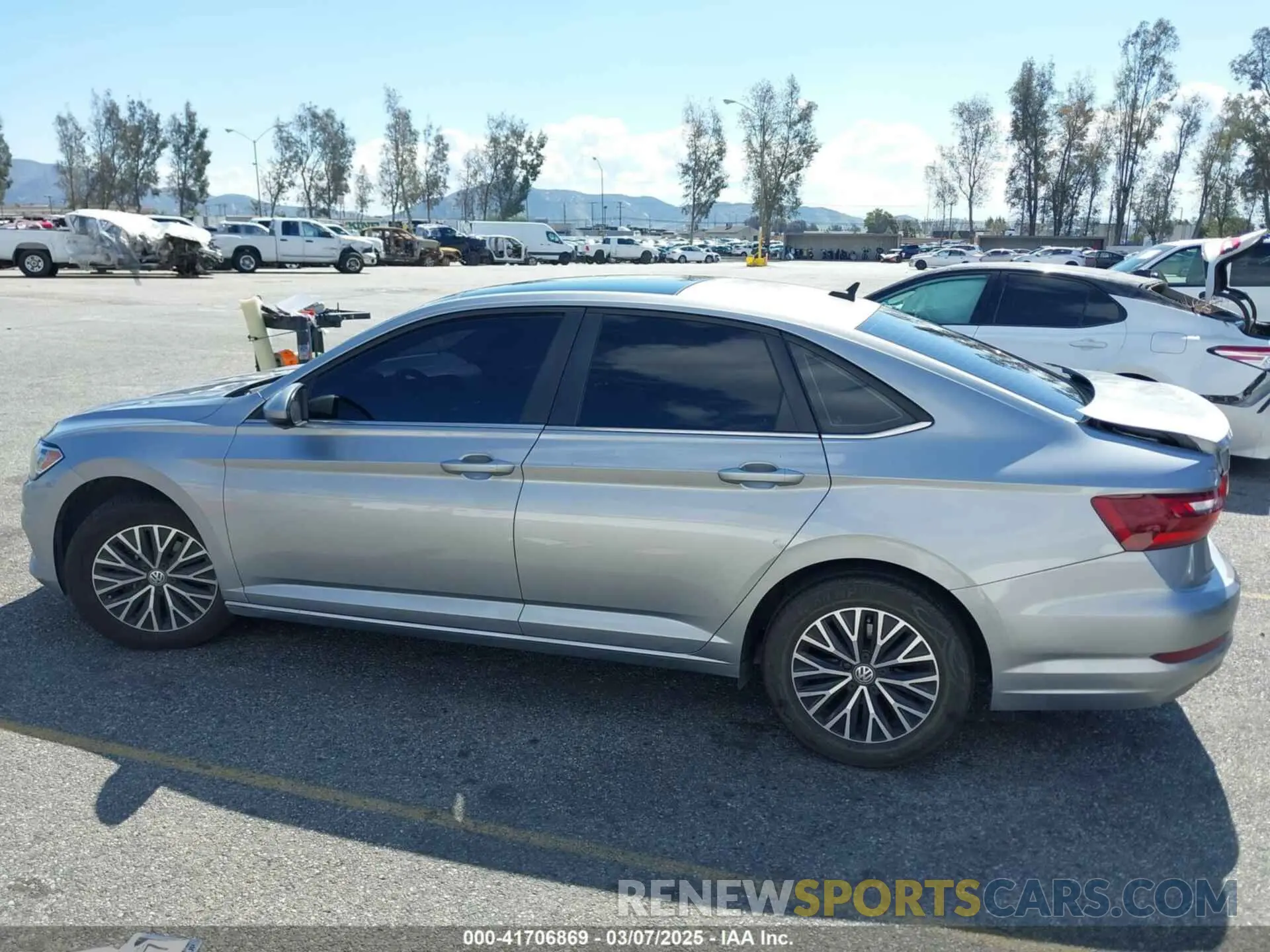 14 Photograph of a damaged car 3VWC57BU6MM034709 VOLKSWAGEN JETTA 2021