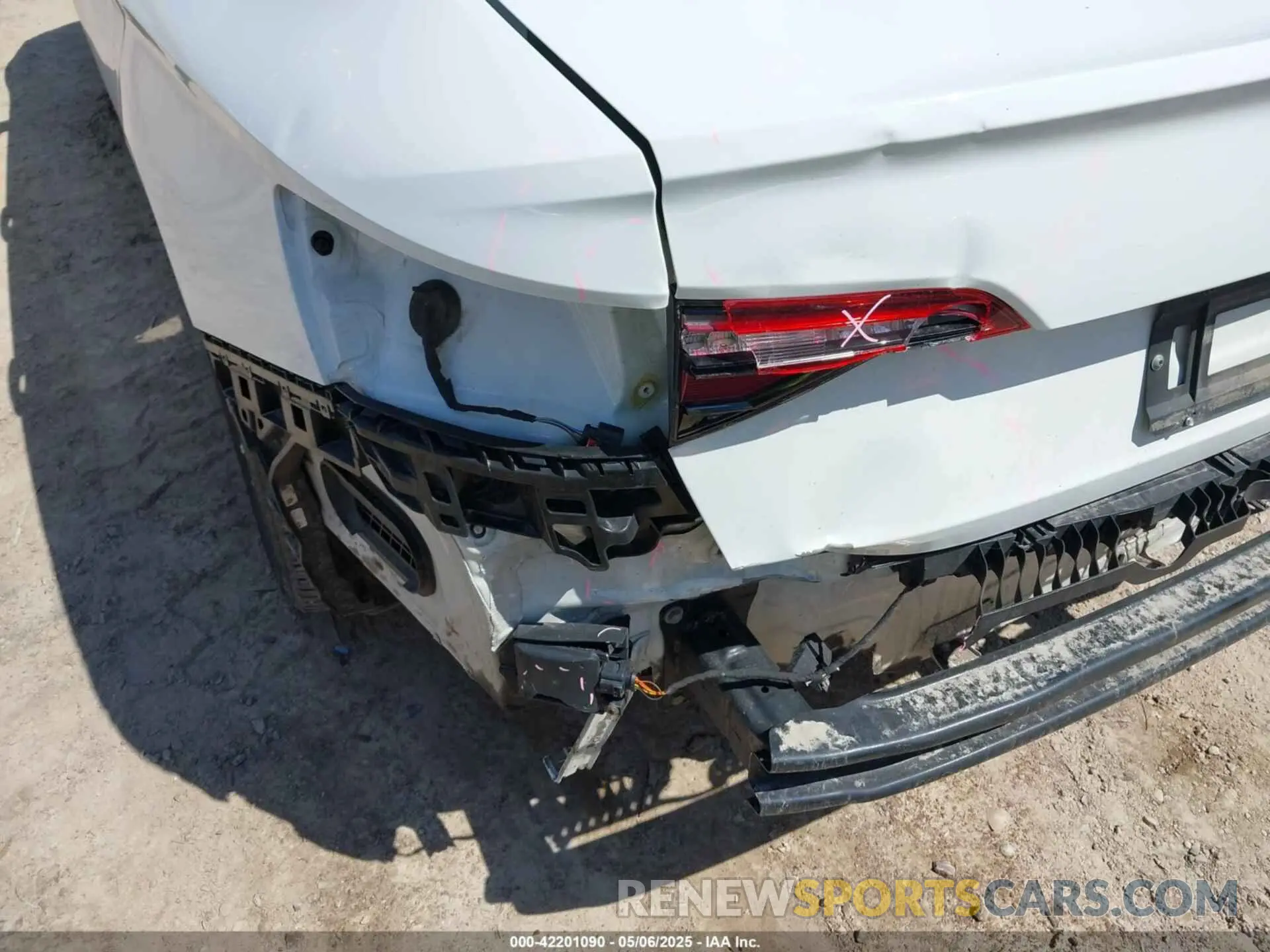18 Photograph of a damaged car 3VWC57BU6MM045659 VOLKSWAGEN JETTA 2021
