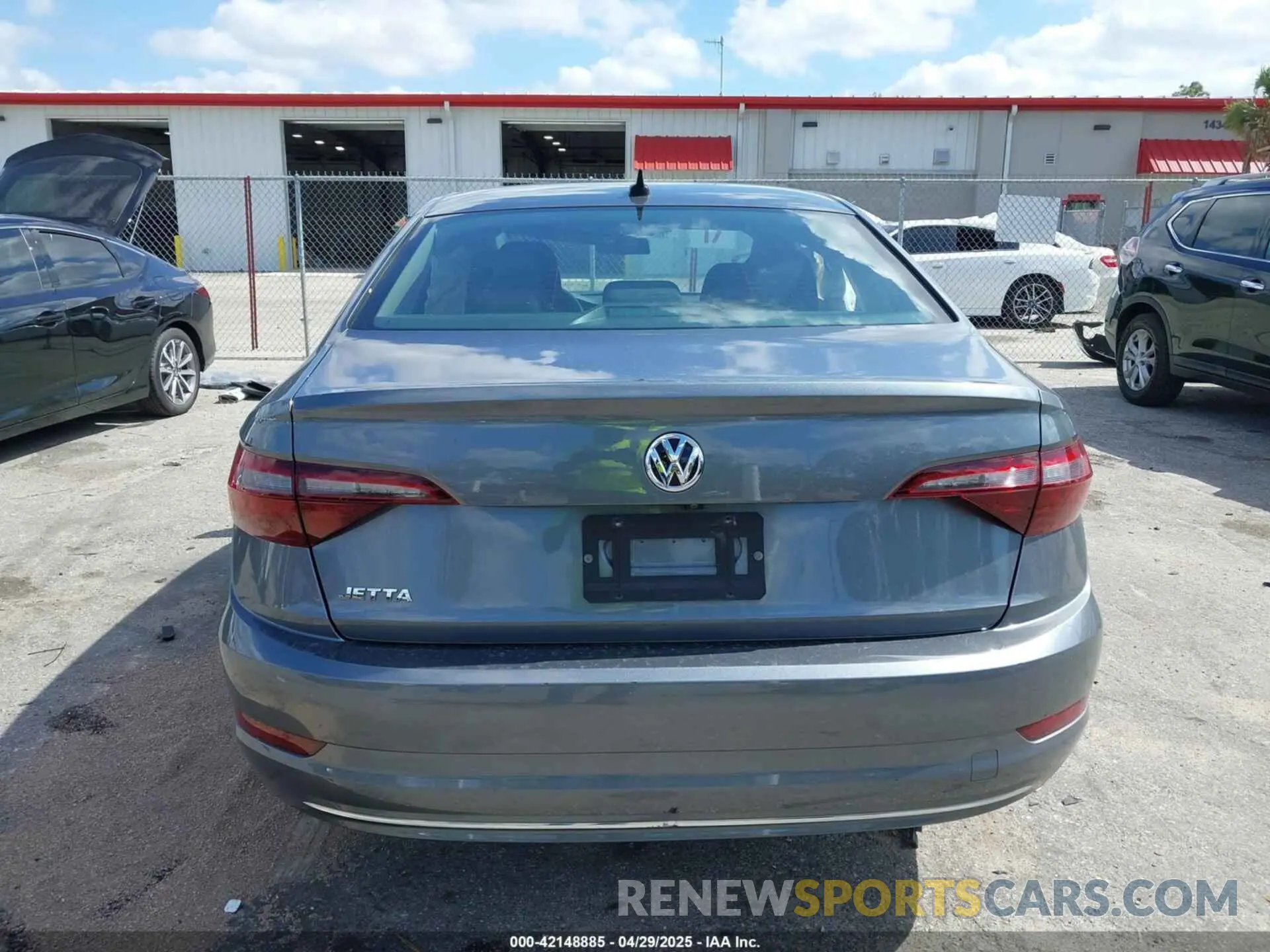 17 Photograph of a damaged car 3VWC57BU7MM013061 VOLKSWAGEN JETTA 2021