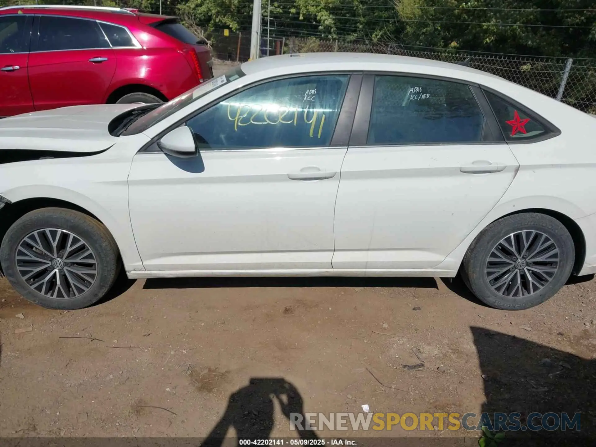14 Photograph of a damaged car 3VWC57BU7MM036095 VOLKSWAGEN JETTA 2021