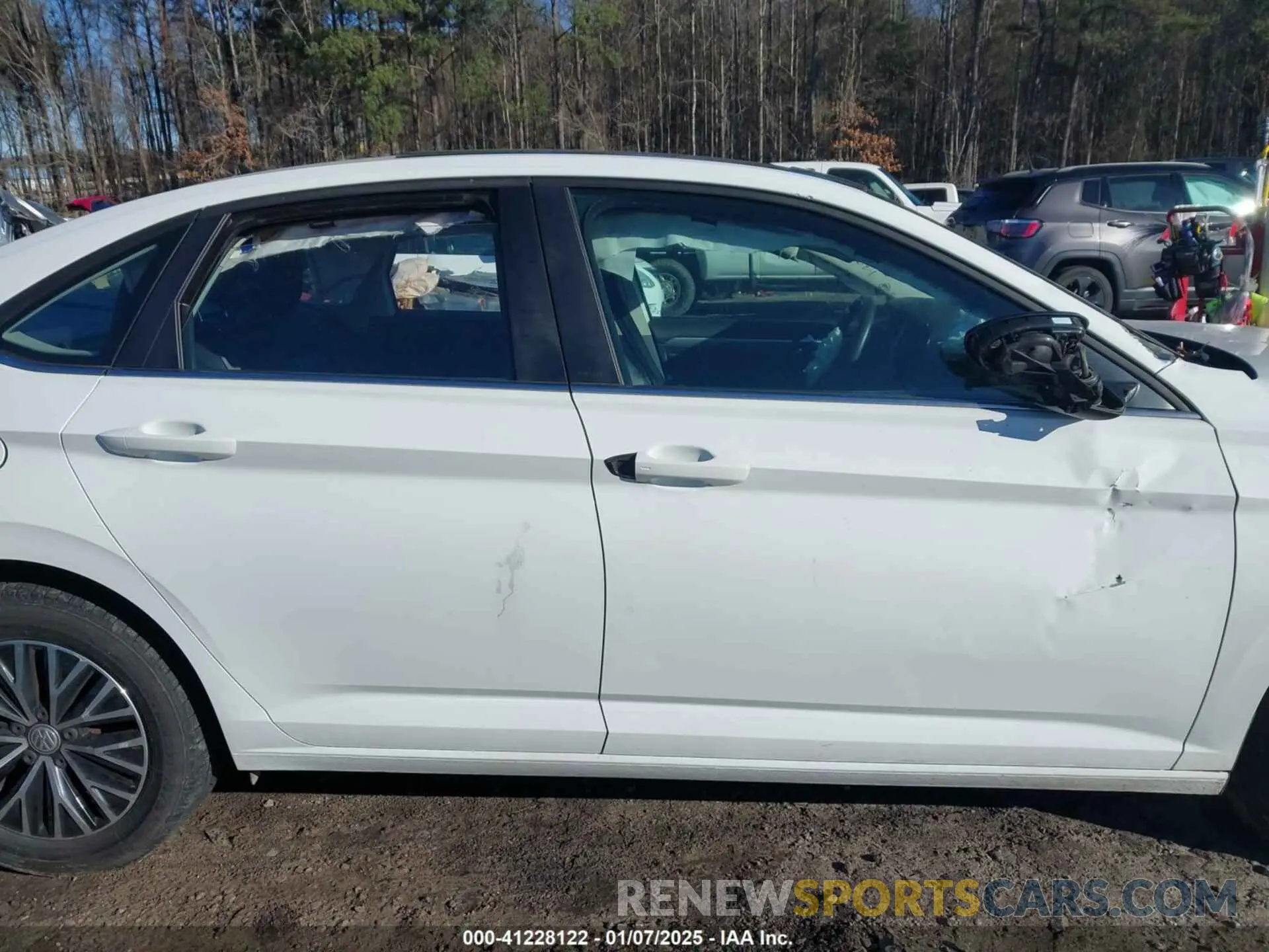 13 Photograph of a damaged car 3VWC57BU8MM003428 VOLKSWAGEN JETTA 2021