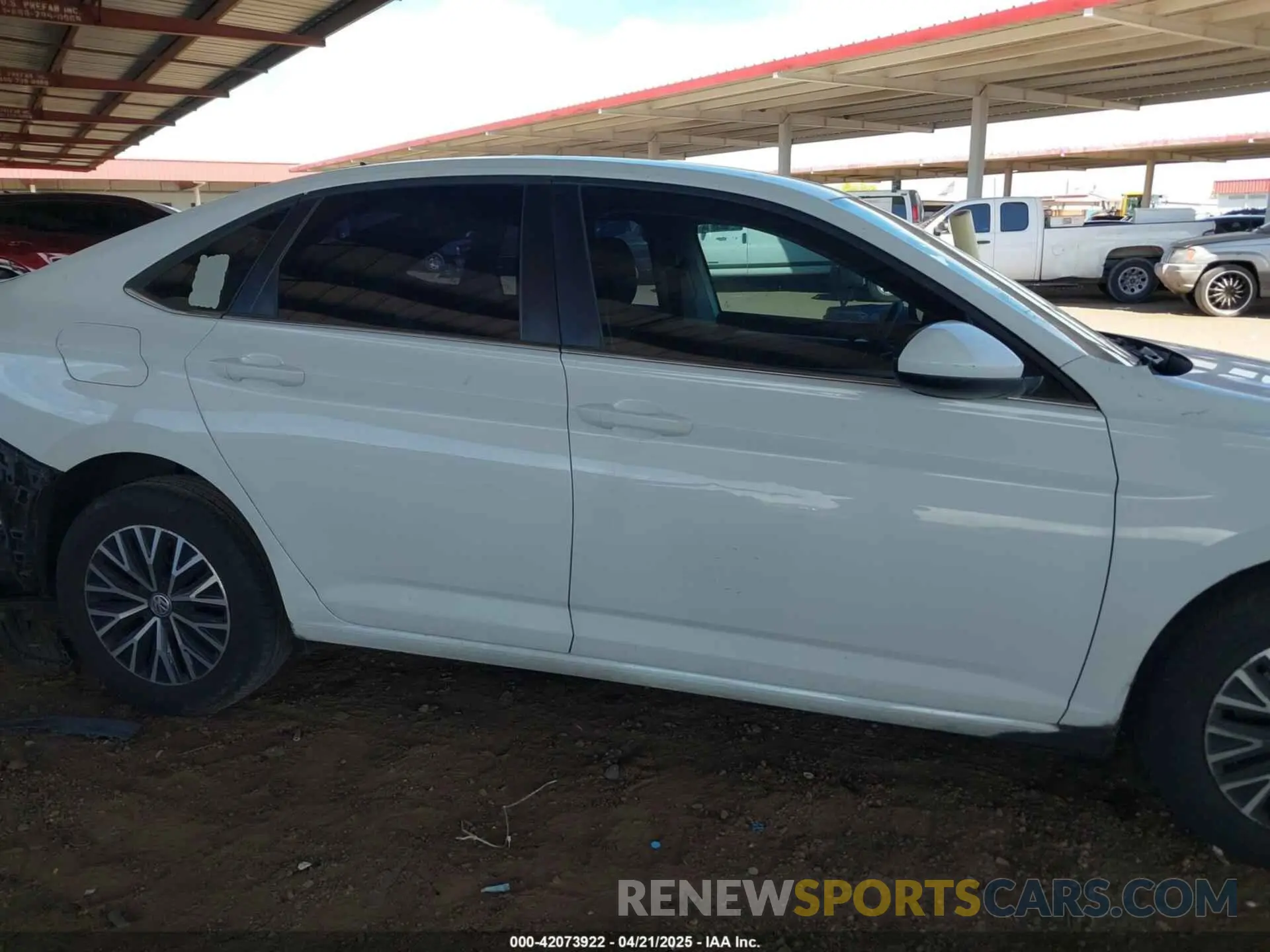 14 Photograph of a damaged car 3VWC57BU8MM021217 VOLKSWAGEN JETTA 2021
