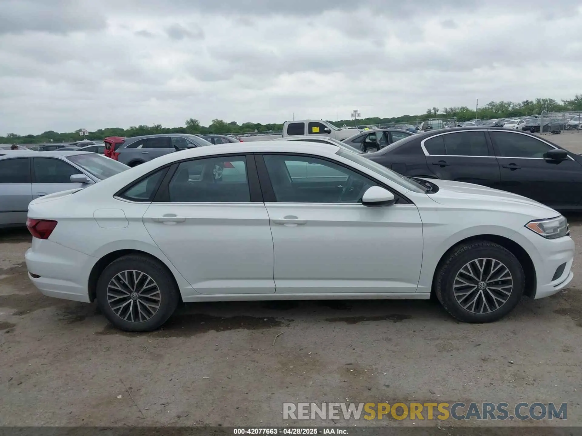 13 Photograph of a damaged car 3VWC57BU8MM044299 VOLKSWAGEN JETTA 2021