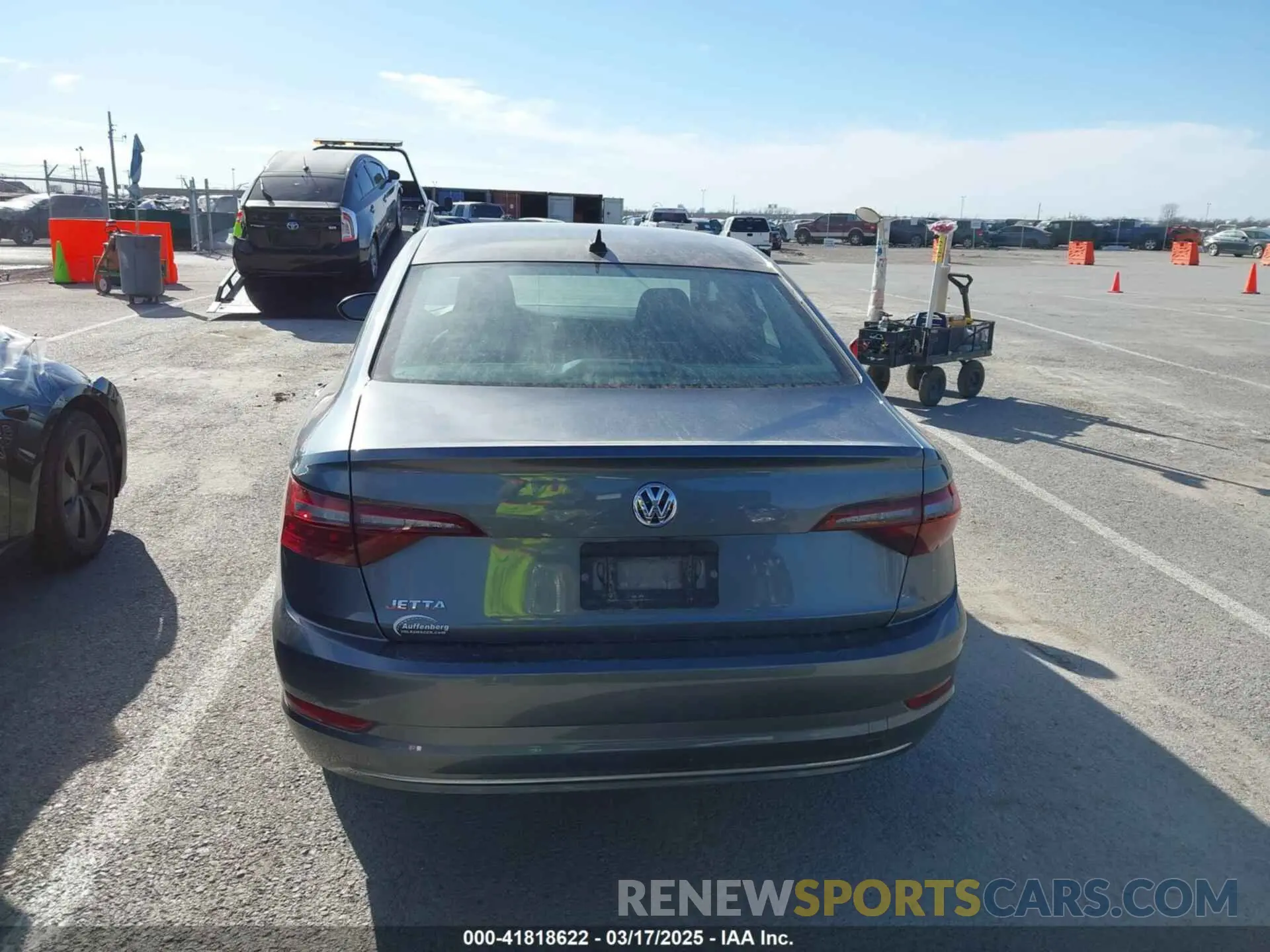 17 Photograph of a damaged car 3VWC57BU8MM098931 VOLKSWAGEN JETTA 2021