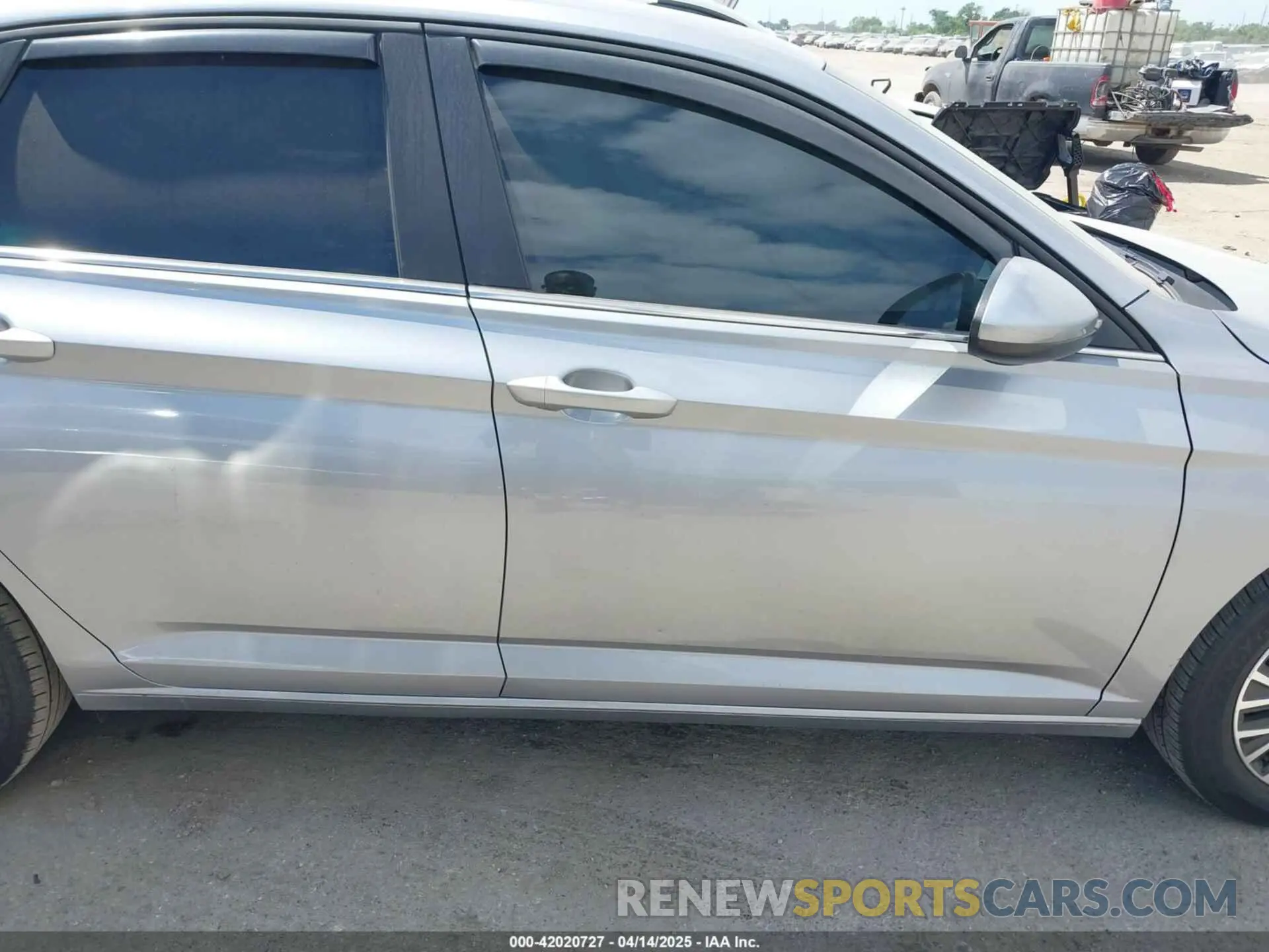13 Photograph of a damaged car 3VWC57BU9MM015930 VOLKSWAGEN JETTA 2021
