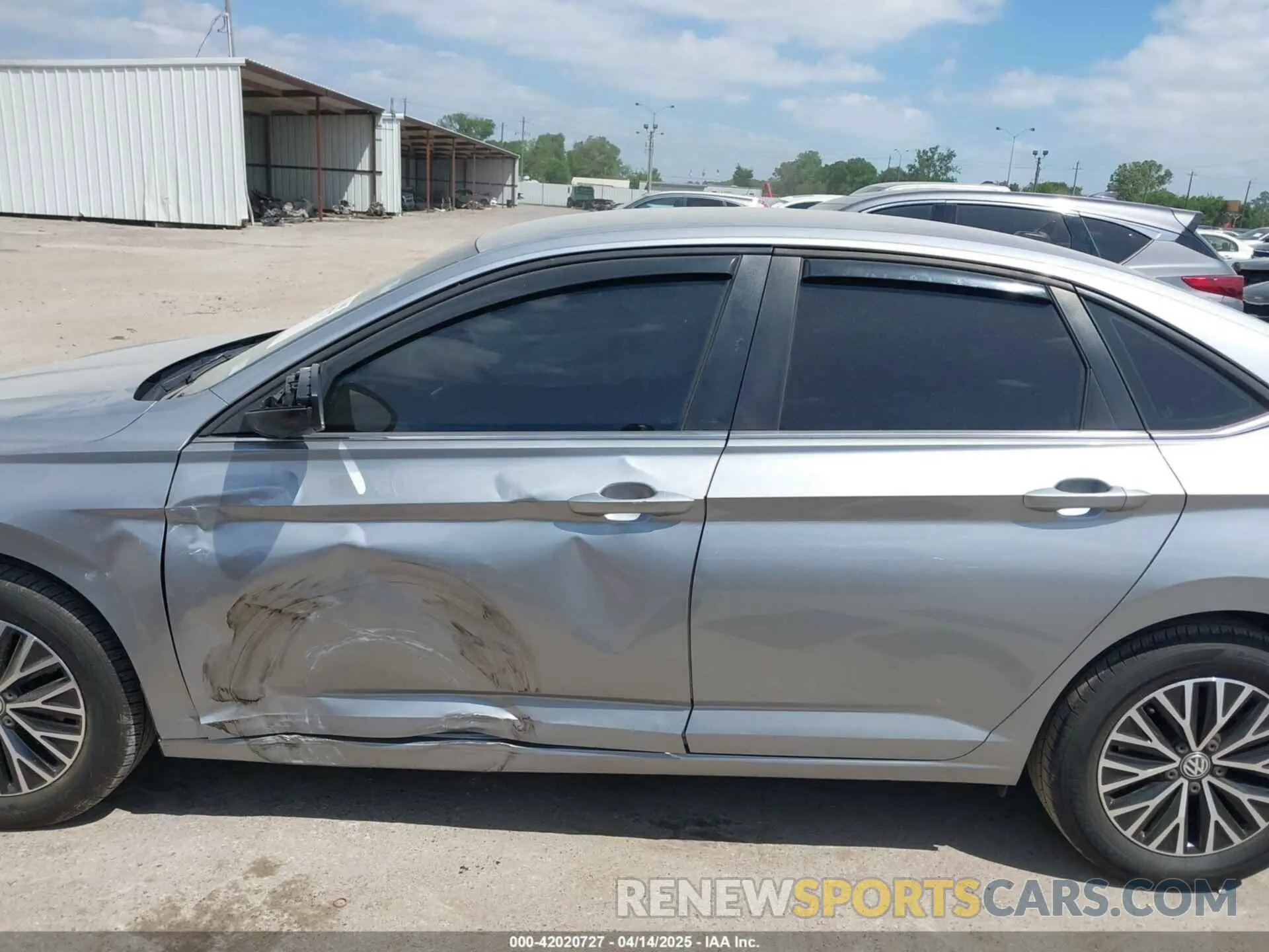 14 Photograph of a damaged car 3VWC57BU9MM015930 VOLKSWAGEN JETTA 2021
