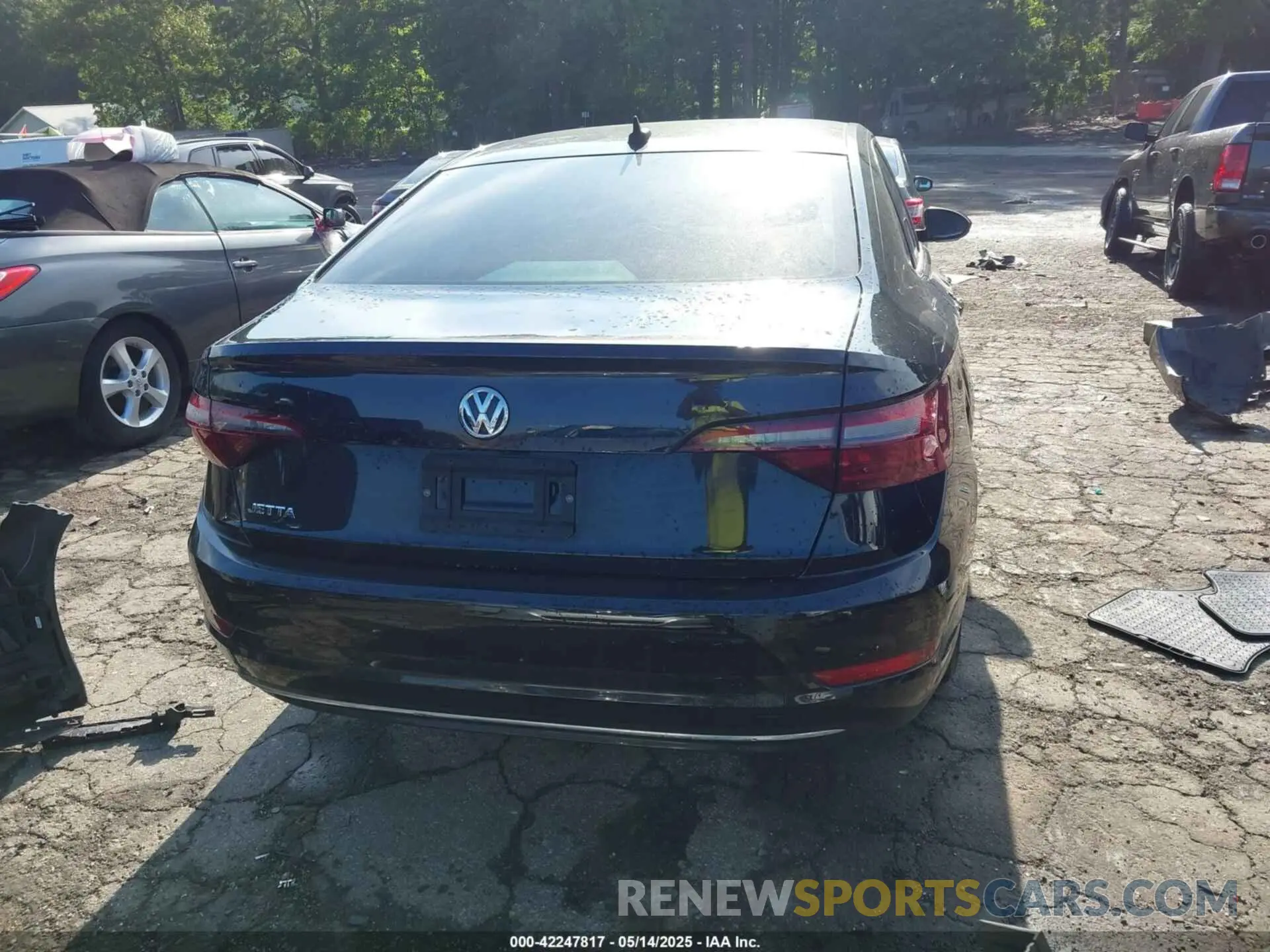17 Photograph of a damaged car 3VWC57BU9MM098338 VOLKSWAGEN JETTA 2021