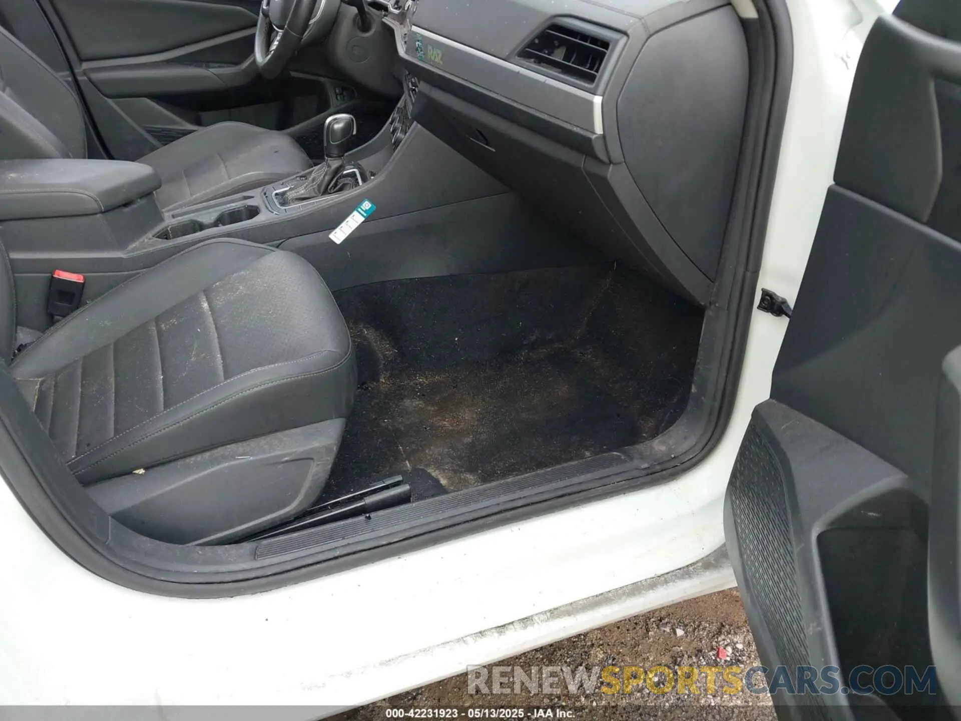 5 Photograph of a damaged car 3VWC57BUXMM010154 VOLKSWAGEN JETTA 2021