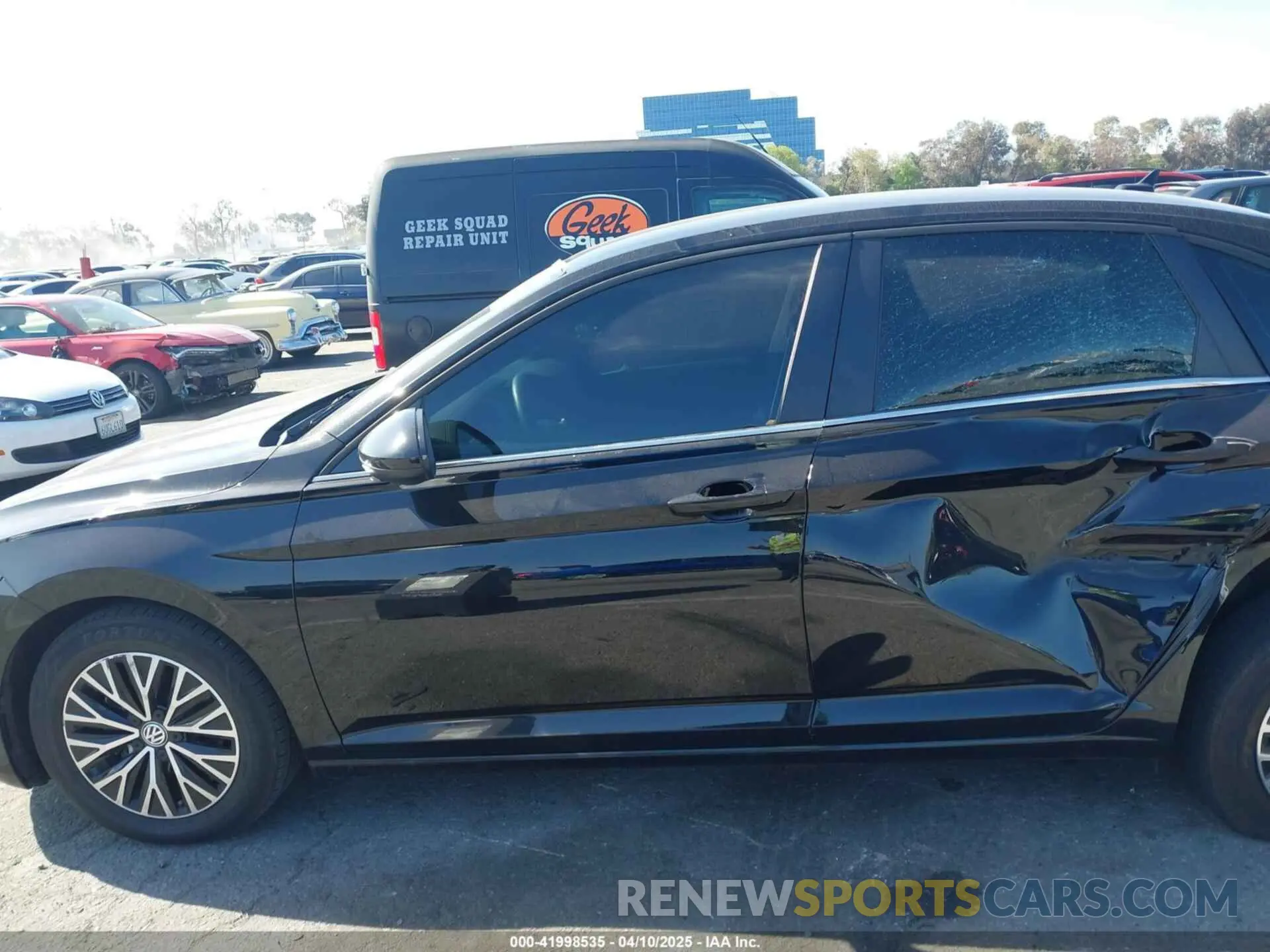 14 Photograph of a damaged car 3VWC57BUXMM039296 VOLKSWAGEN JETTA 2021