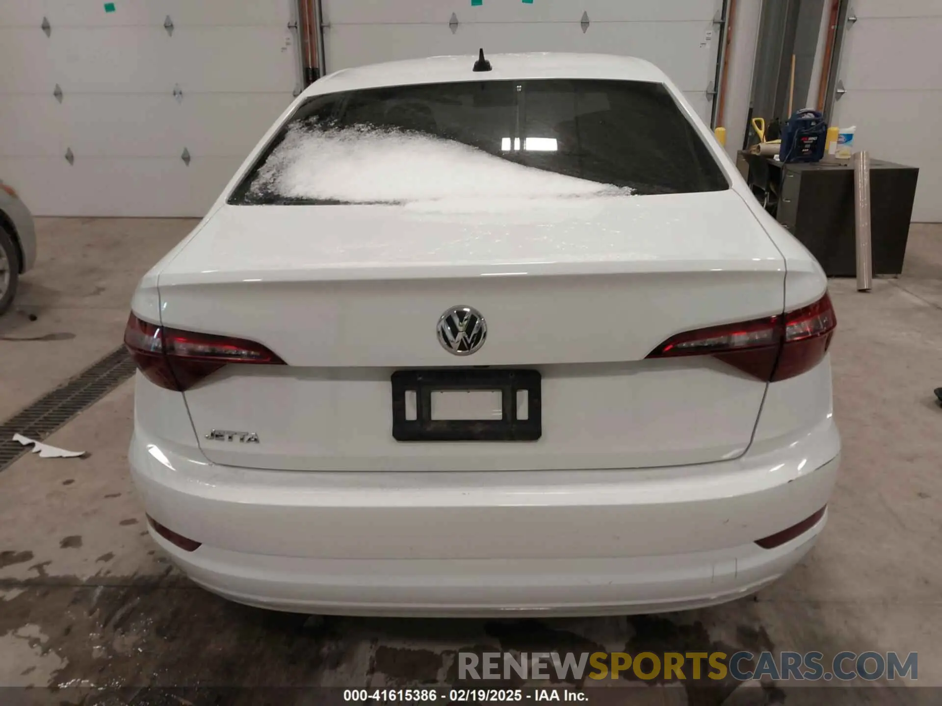 16 Photograph of a damaged car 3VWC57BUXMM069950 VOLKSWAGEN JETTA 2021