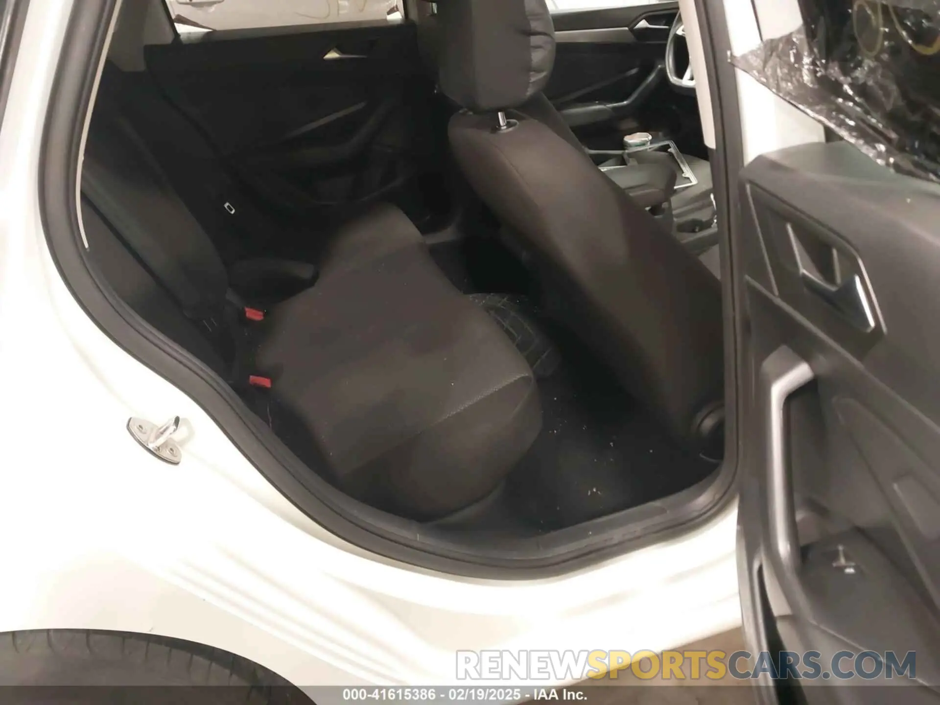 8 Photograph of a damaged car 3VWC57BUXMM069950 VOLKSWAGEN JETTA 2021