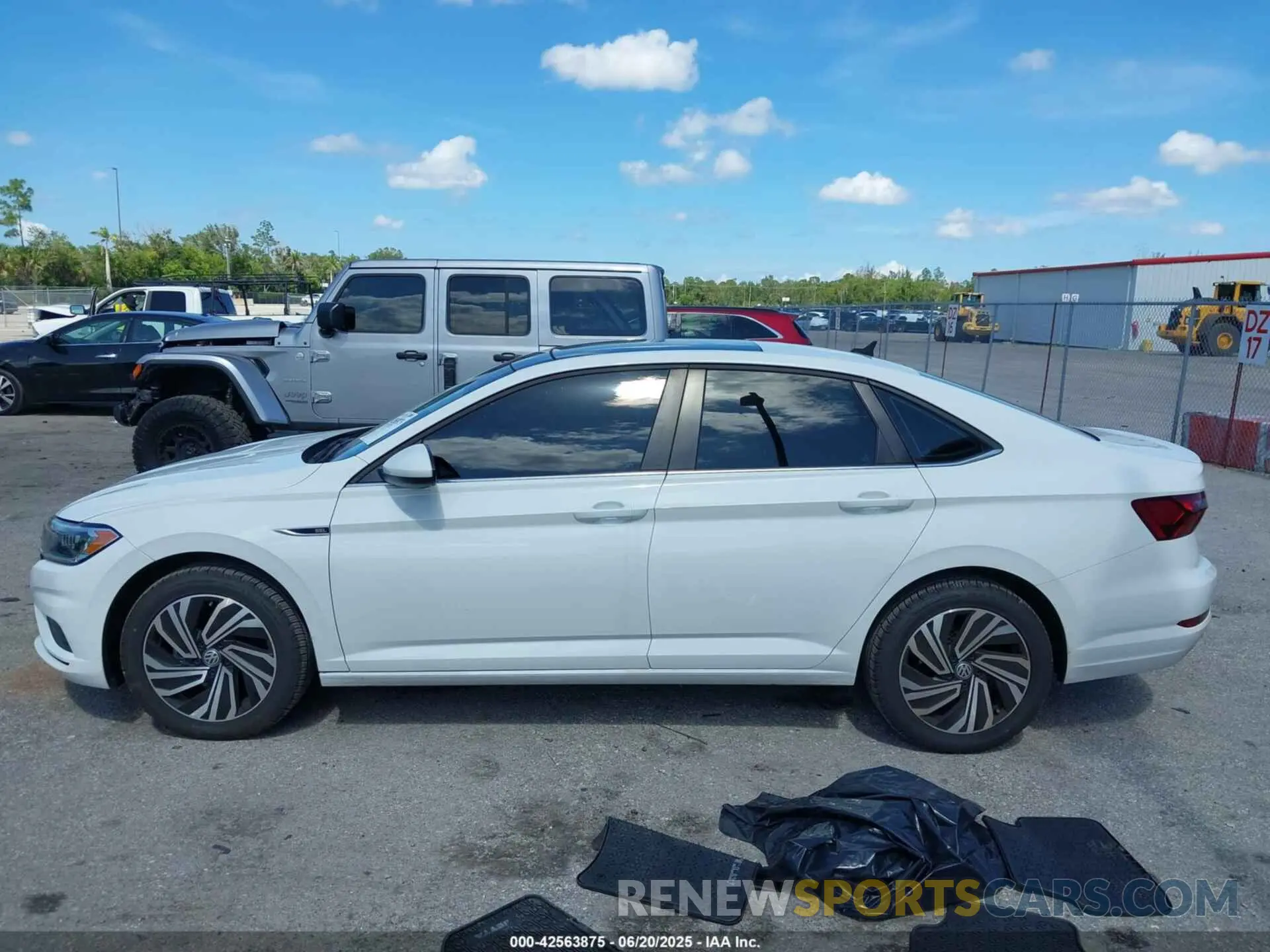 14 Photograph of a damaged car 3VWE57BU2MM047028 VOLKSWAGEN JETTA 2021