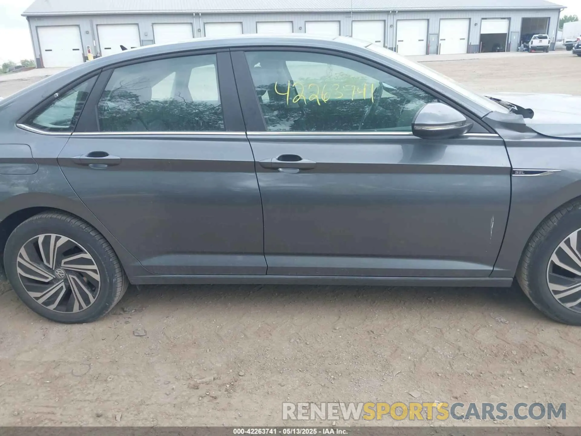 13 Photograph of a damaged car 3VWG57BU8MM017203 VOLKSWAGEN JETTA 2021