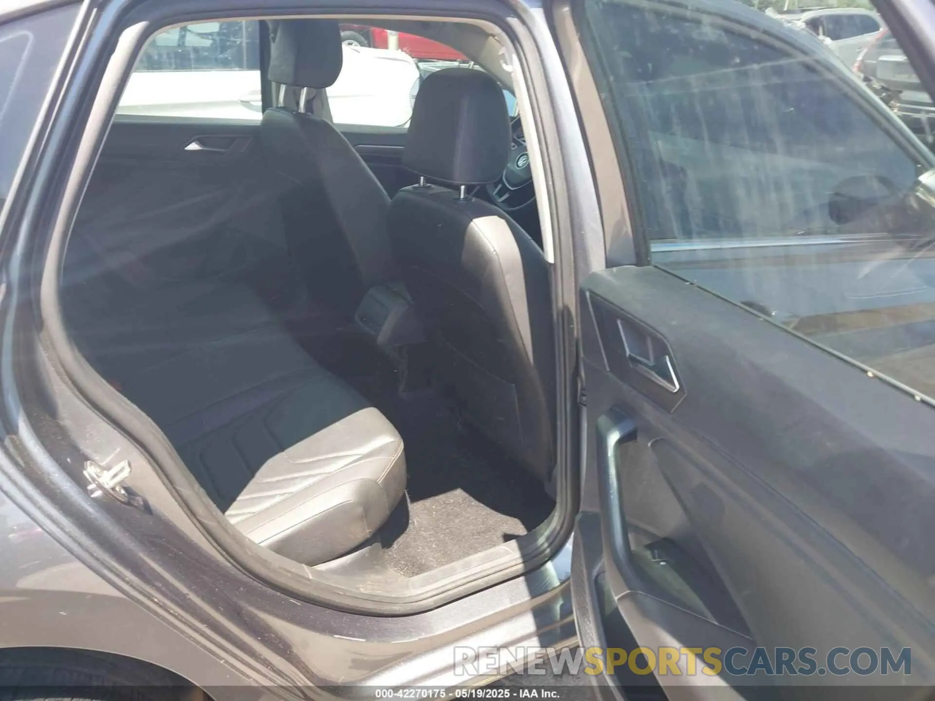 8 Photograph of a damaged car 3VWG57BU9MM100493 VOLKSWAGEN JETTA 2021