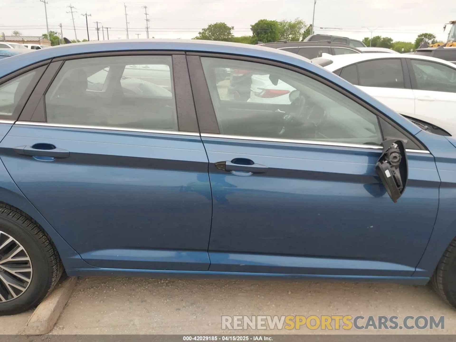 12 Photograph of a damaged car 3VWN57BU6MM000536 VOLKSWAGEN JETTA 2021