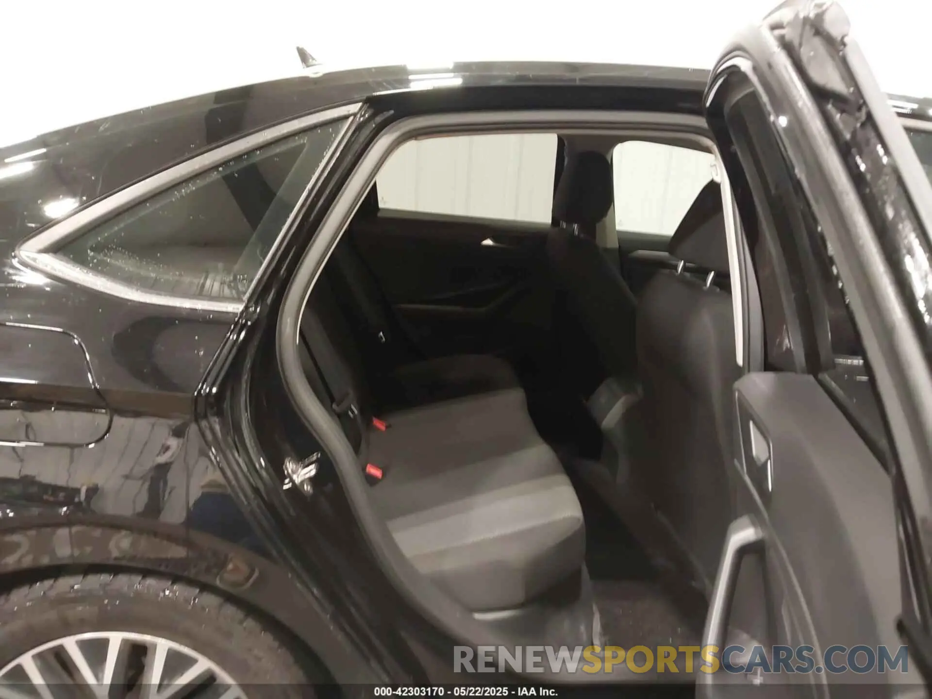 8 Photograph of a damaged car 3VWN57BU8MM007990 VOLKSWAGEN JETTA 2021