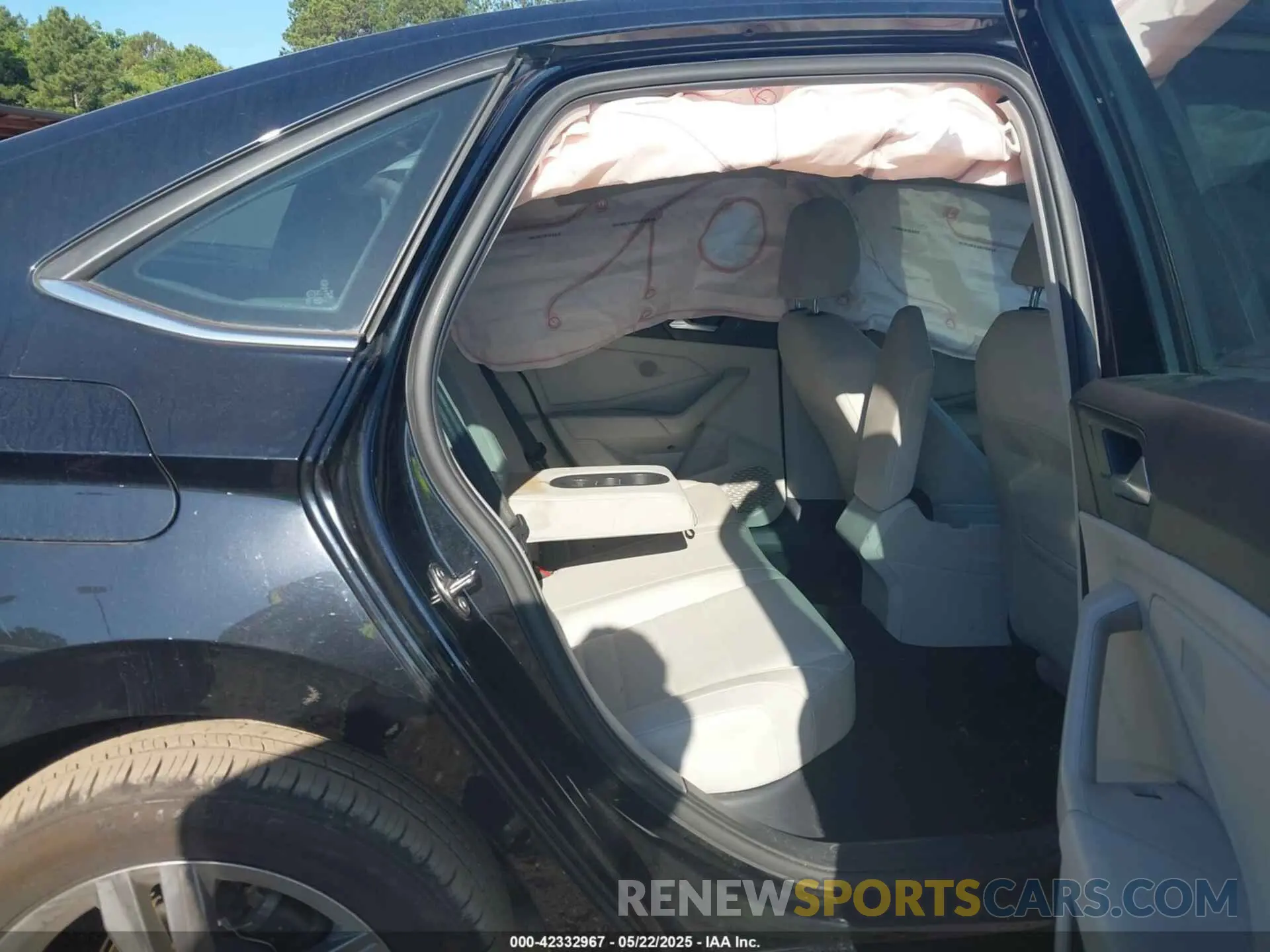 8 Photograph of a damaged car 3VW7M7BU5NM006454 VOLKSWAGEN JETTA 2022