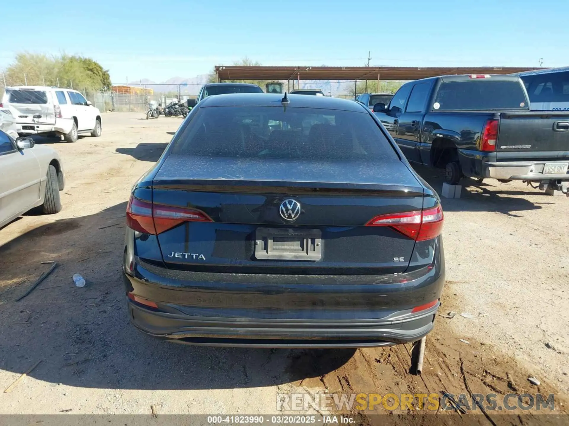 17 Photograph of a damaged car 3VW7M7BU9NM018347 VOLKSWAGEN JETTA 2022