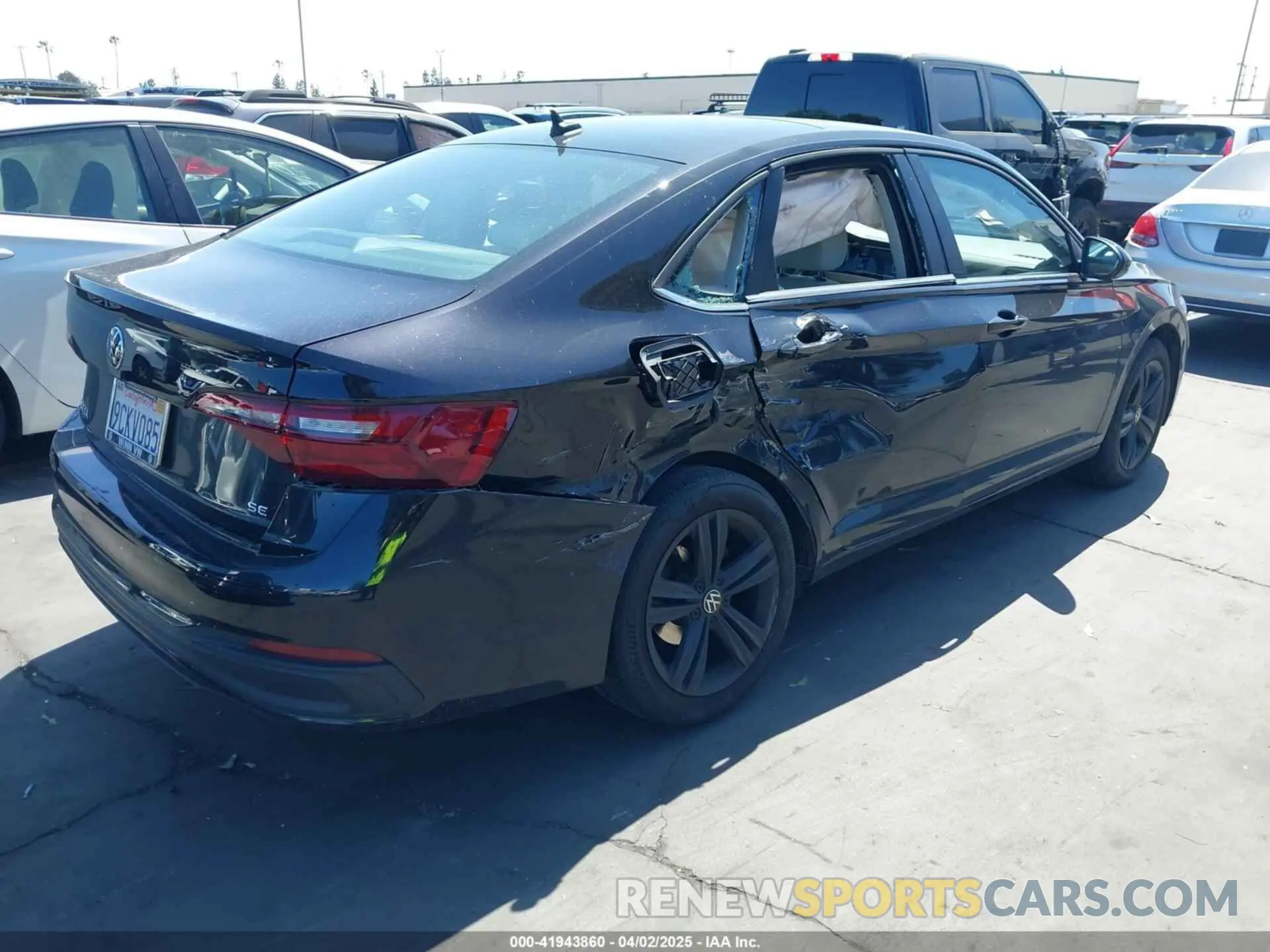 4 Photograph of a damaged car 3VW7M7BU9NM025976 VOLKSWAGEN JETTA 2022