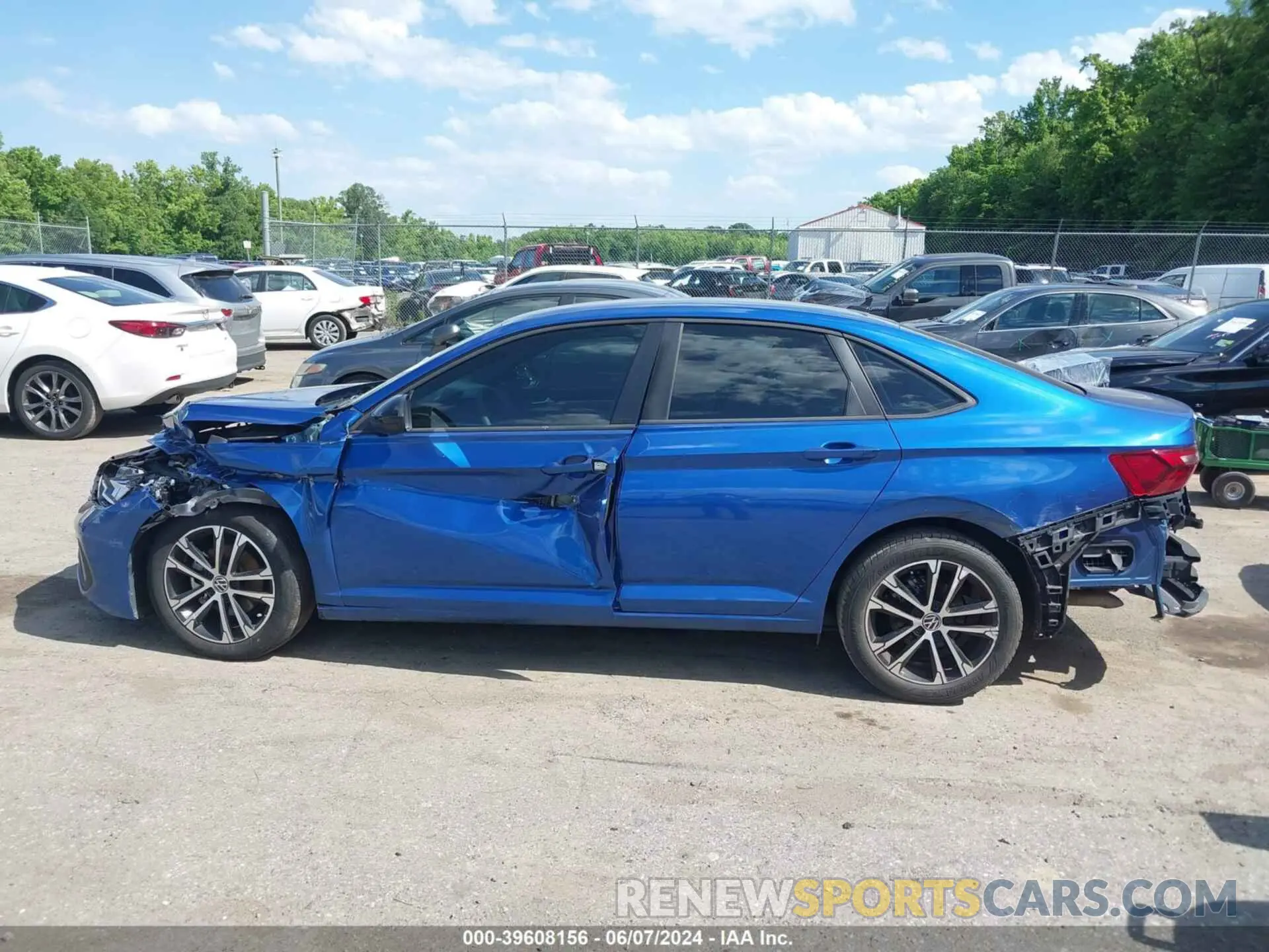 14 Photograph of a damaged car 3VWBM7BU4NM034529 VOLKSWAGEN JETTA 2022