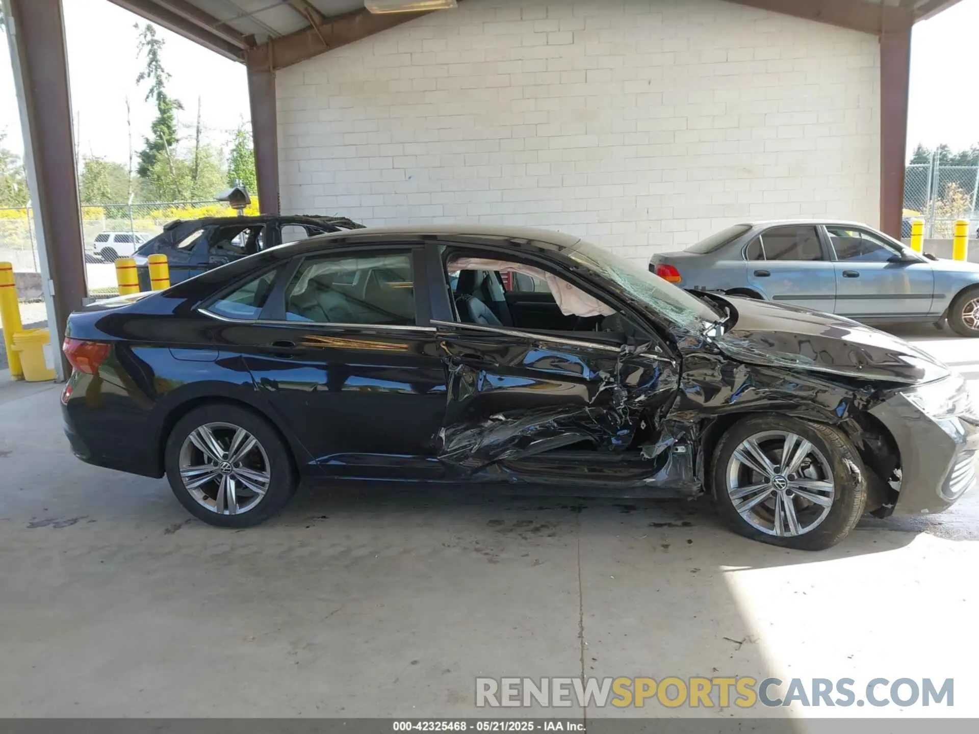 12 Photograph of a damaged car 3VWEM7BU5NM008700 VOLKSWAGEN JETTA 2022