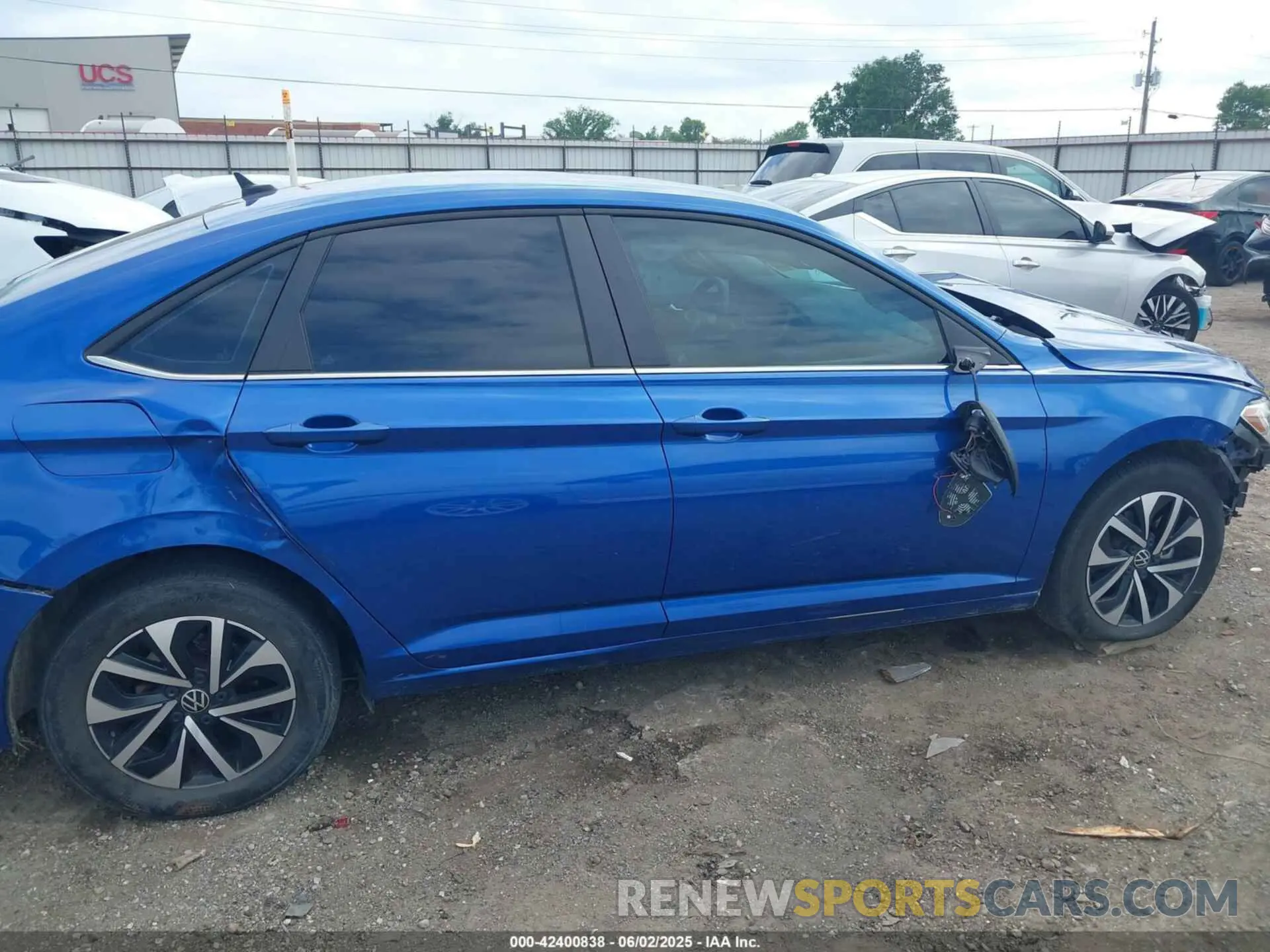14 Photograph of a damaged car 3VW4M7BU0PM010739 VOLKSWAGEN JETTA 2023